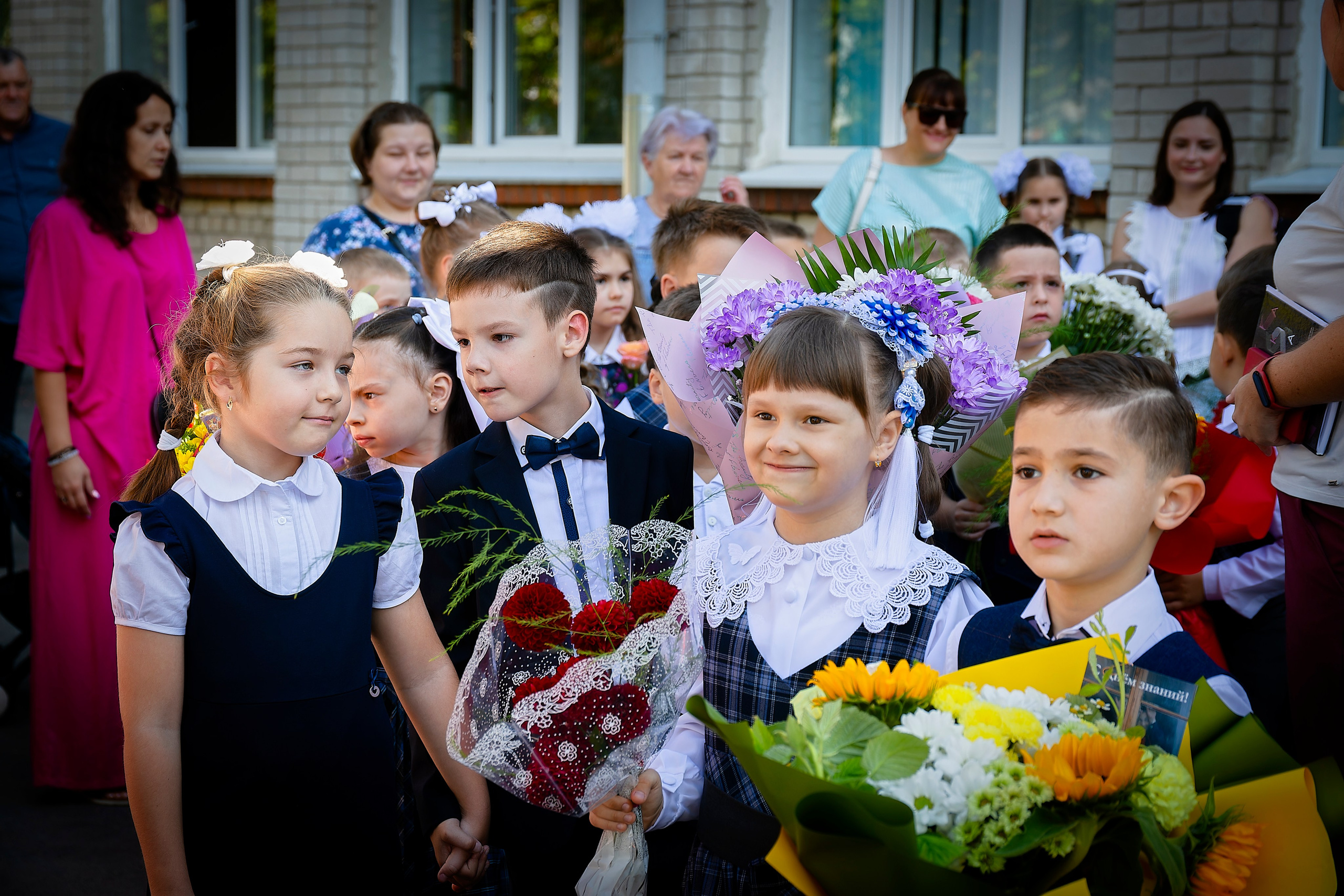 1 Сентября. Школа № 135. Лев Постнов.Фотограф. Нижний Новгород