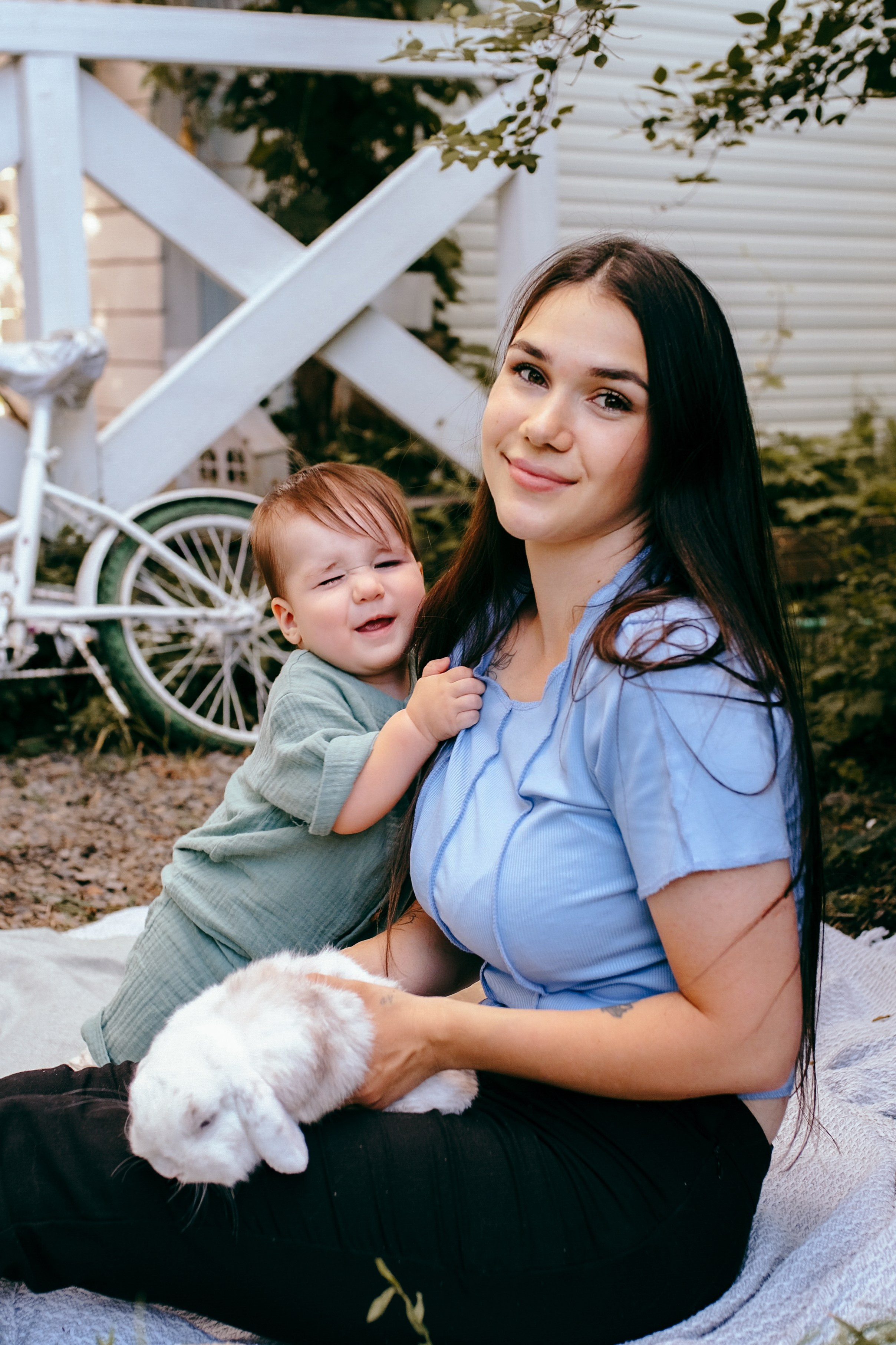 Фотосессия Мирослава с кроликом. Семейный и детский фотограф в Ростове-на-Дону Ольга Есенина