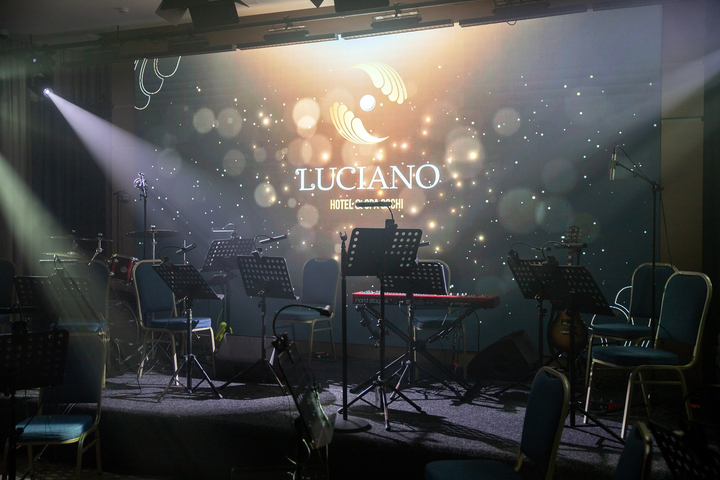 Гастротеатр 1000 свечей LUCIANO. Интерьерный и фуд фотограф в Иркутске Дмитрий Арно