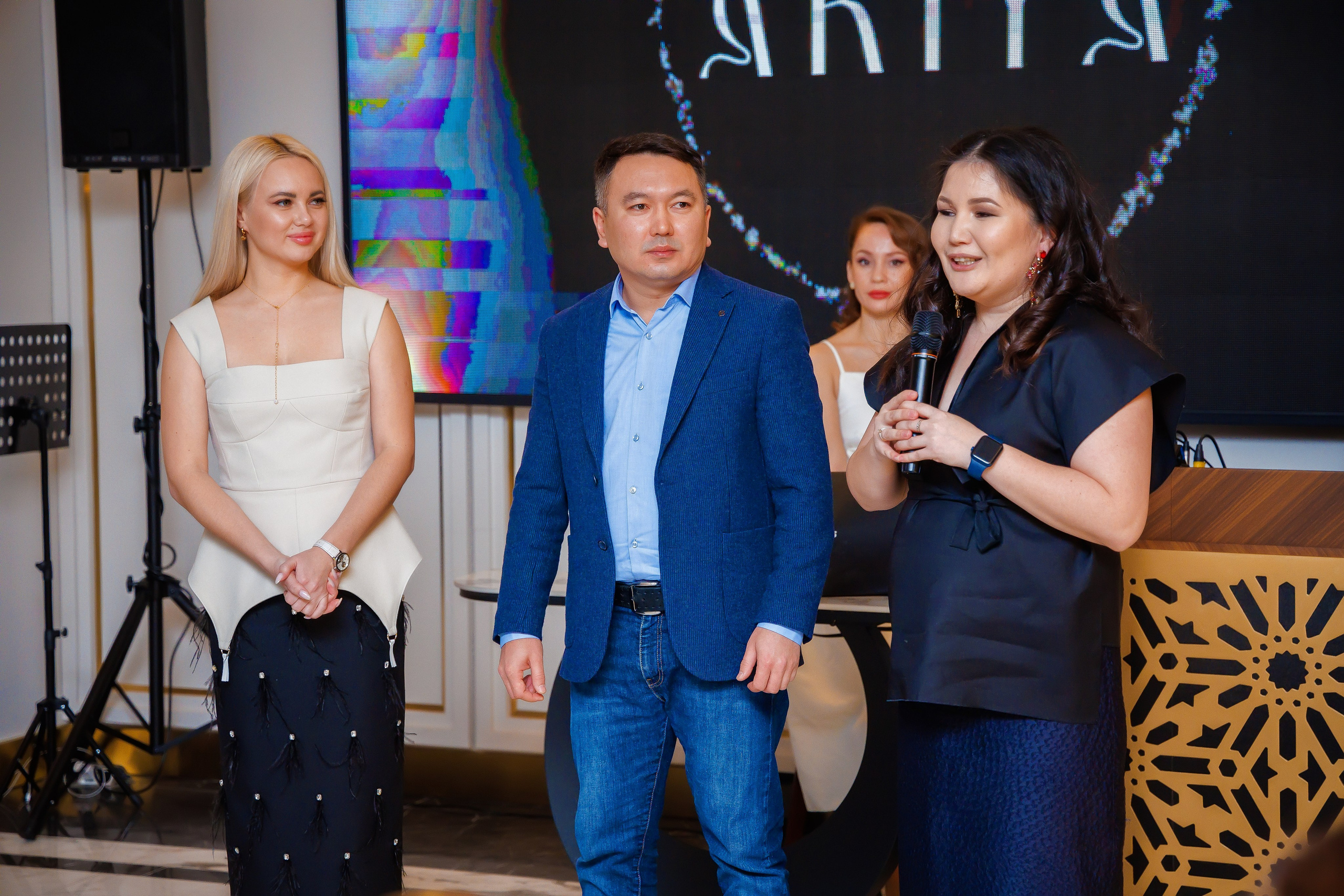 Мероприятие в заведении. Семейный и Свадебный фотограф в Астане Александр Астапов