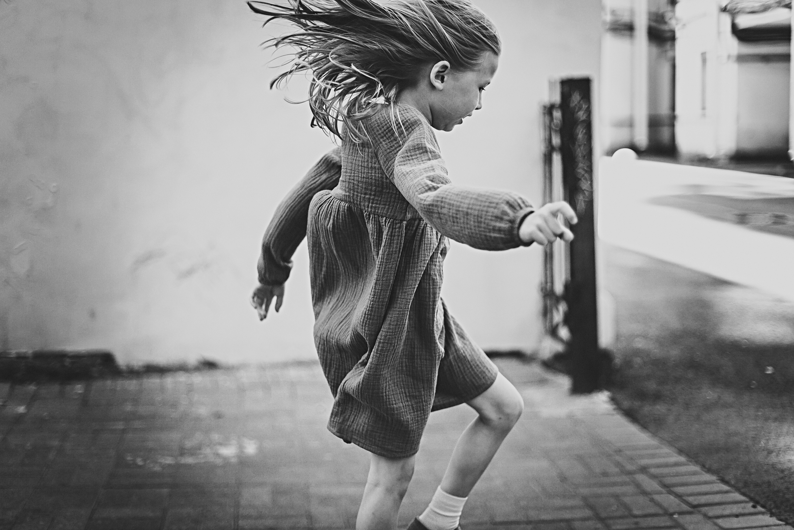 Фотосессия родителей с двумя дочками на Петроградской. Детский, свадебный и семейный фотограф Юлия Курбатова, Санкт-Петербург