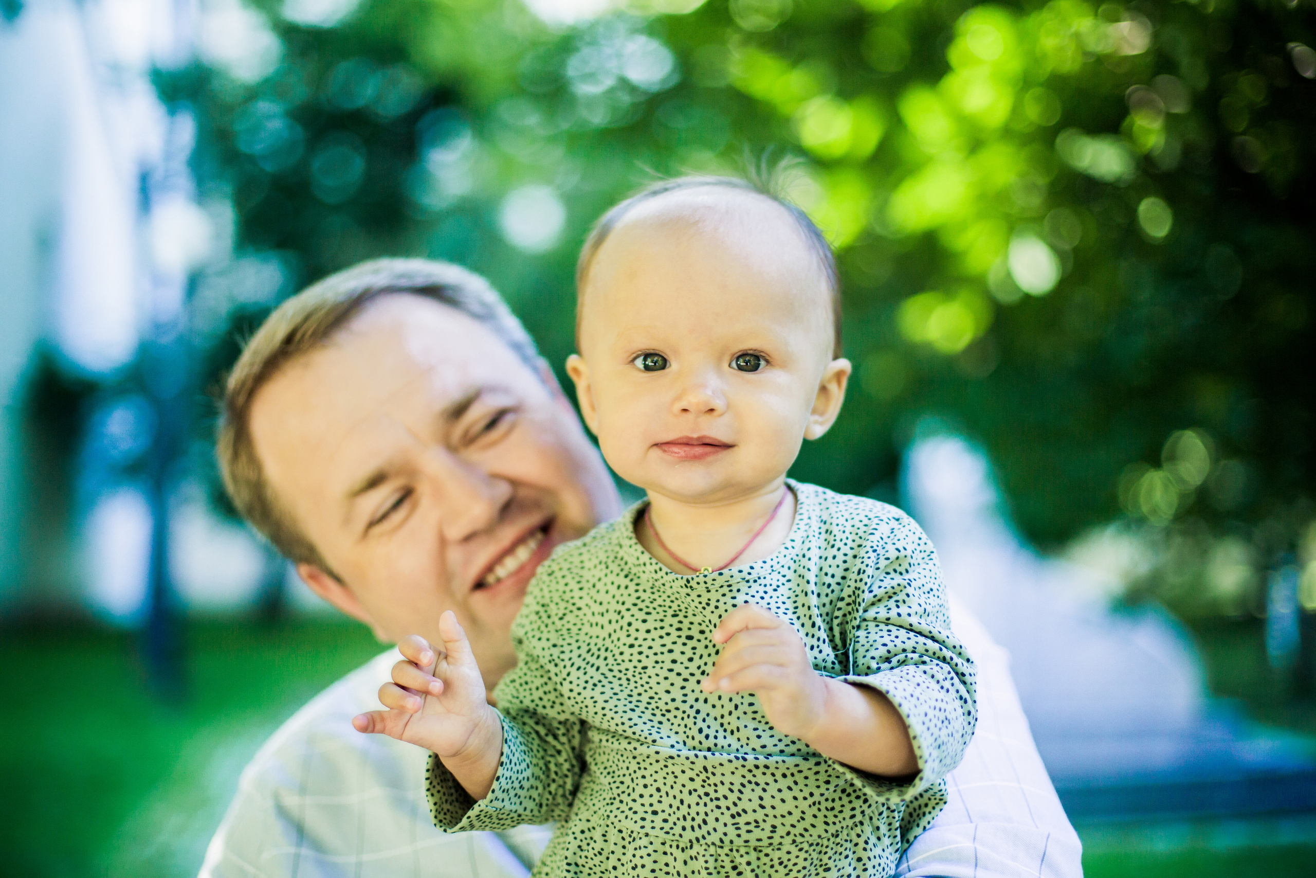 Фотосессия родителей с двумя дочками на Петроградской. Детский, свадебный и семейный фотограф Юлия Курбатова, Санкт-Петербург