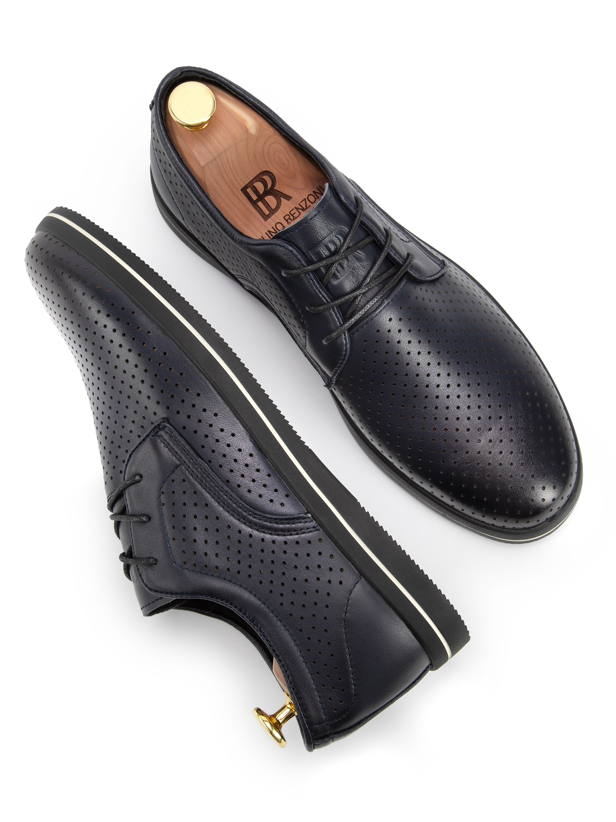 Каталожная фотография обуви. Фотограф в Москве Егор Гончаров