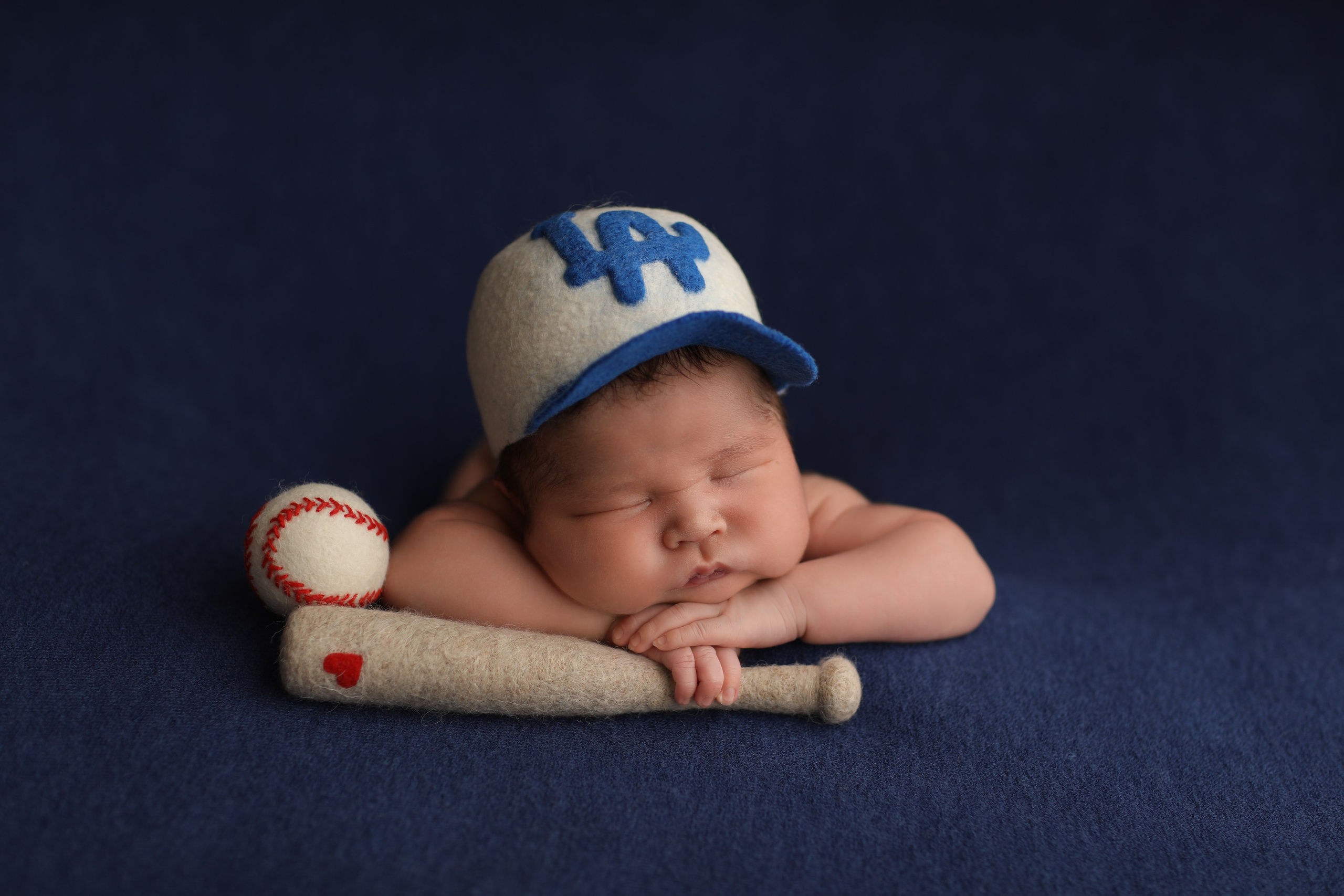 PH @anna_molodykh_newborn.almaty. Retoucher Aleksmokh