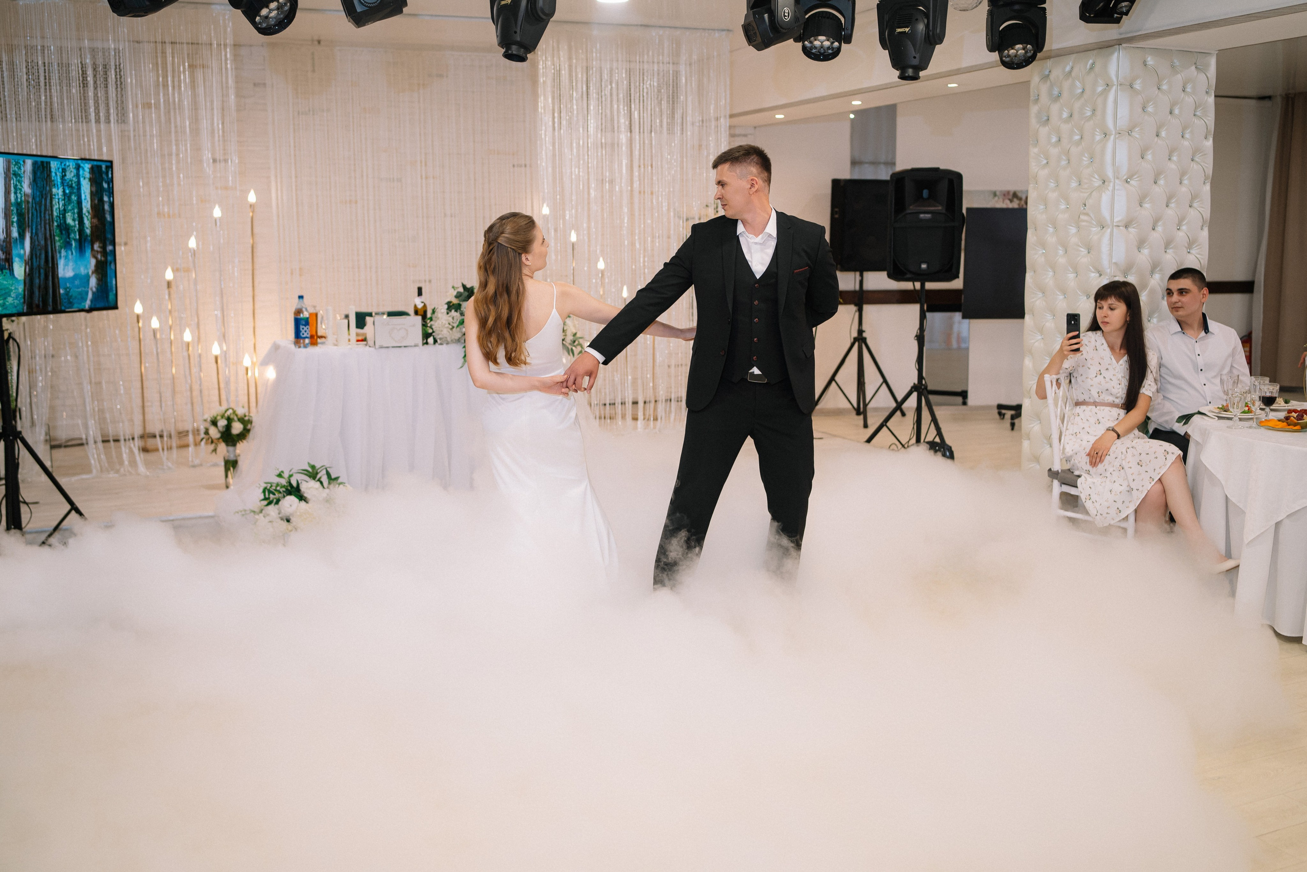 Анастасия и Роман — банкет Времена года. Репортажный (Event) фотограф в Барнауле | Даниил Маркин | Качество и вайб