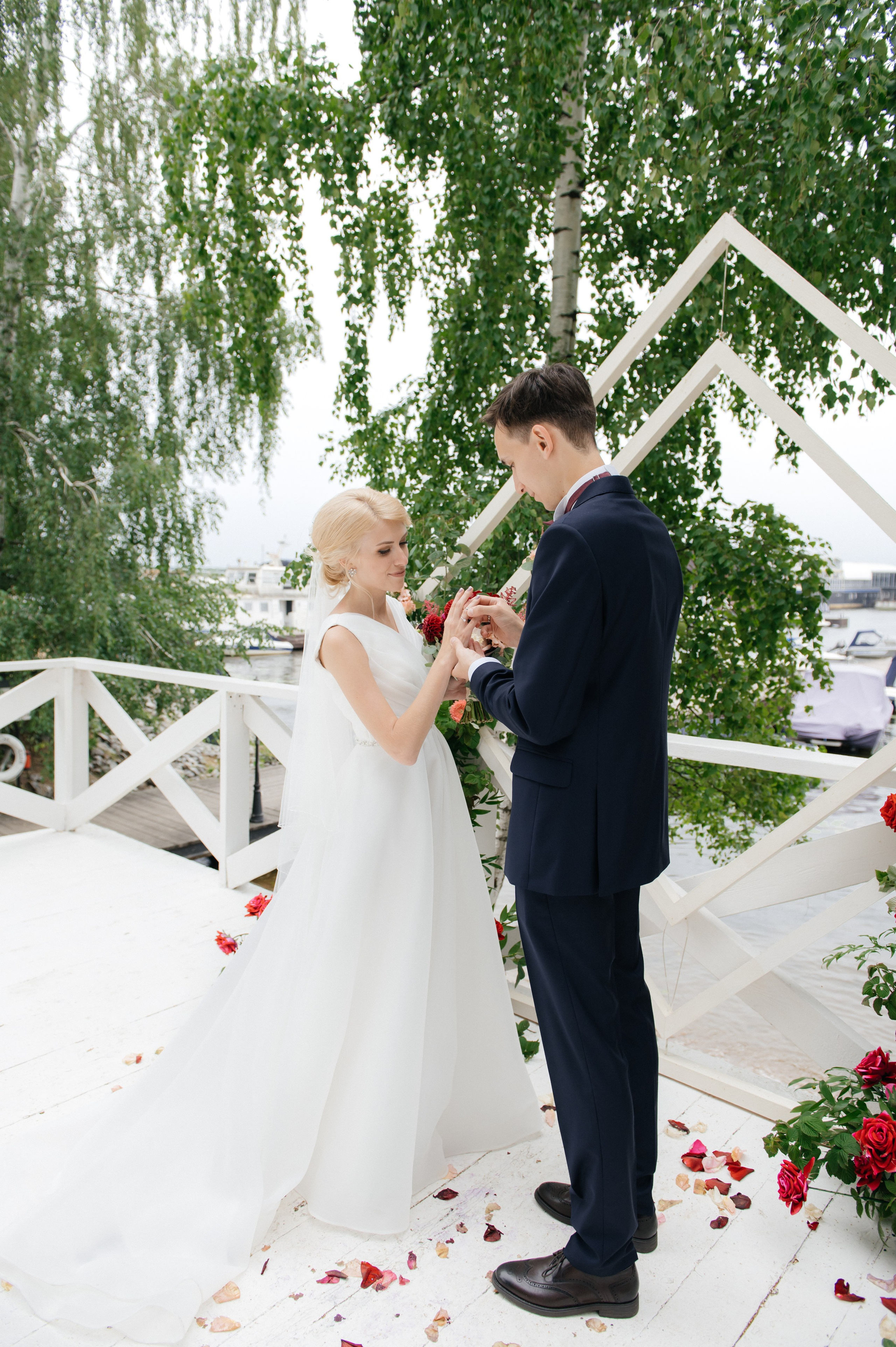 Свадебная фотосессия в яхт-клубе. Семейный и свадебный фотограф в Москве Татьяна Николаева