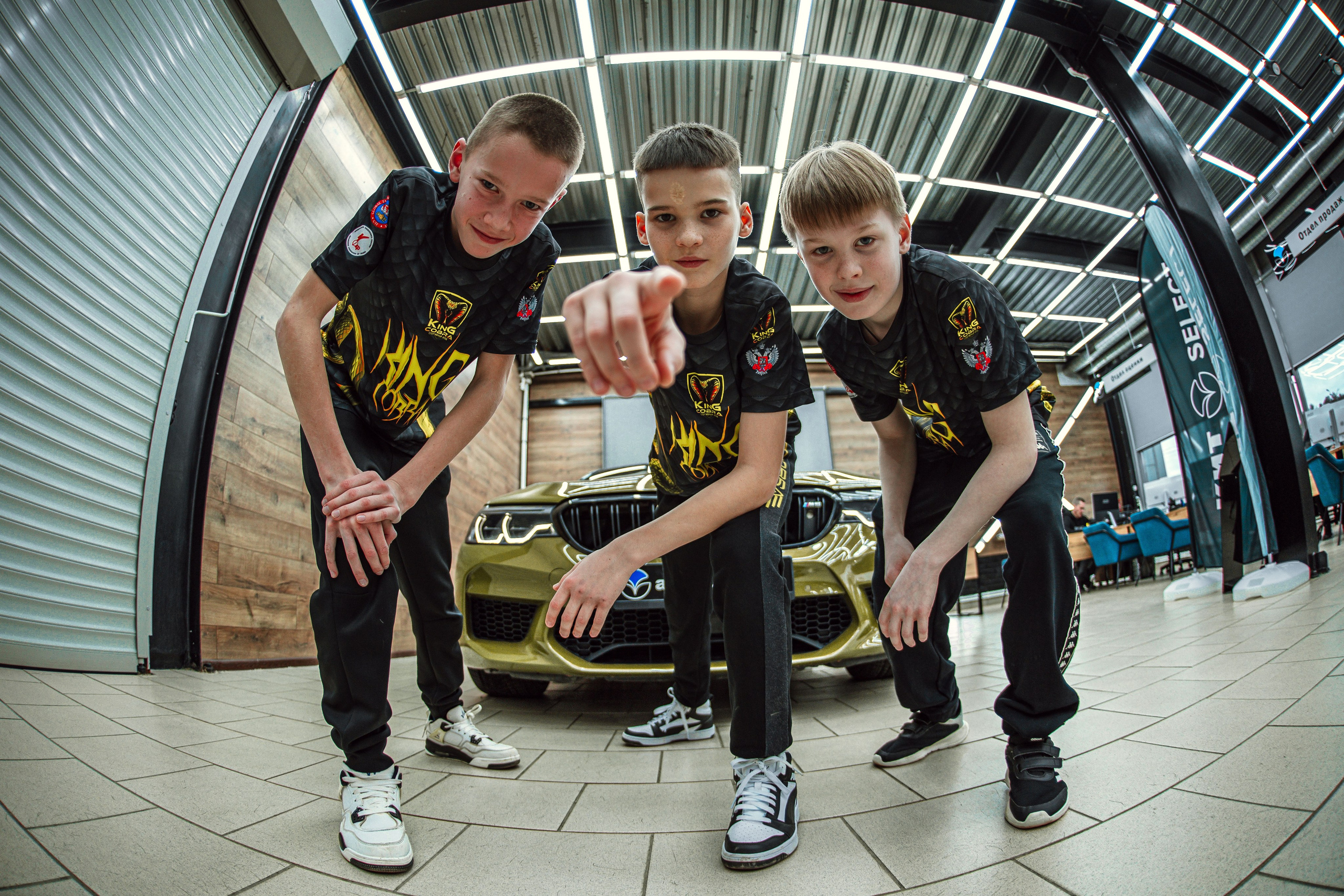 Автосалон КИТ и спортивная команда KINGCobra фотосессия. Бизнес фотограф Ижевск — Назаров Роман