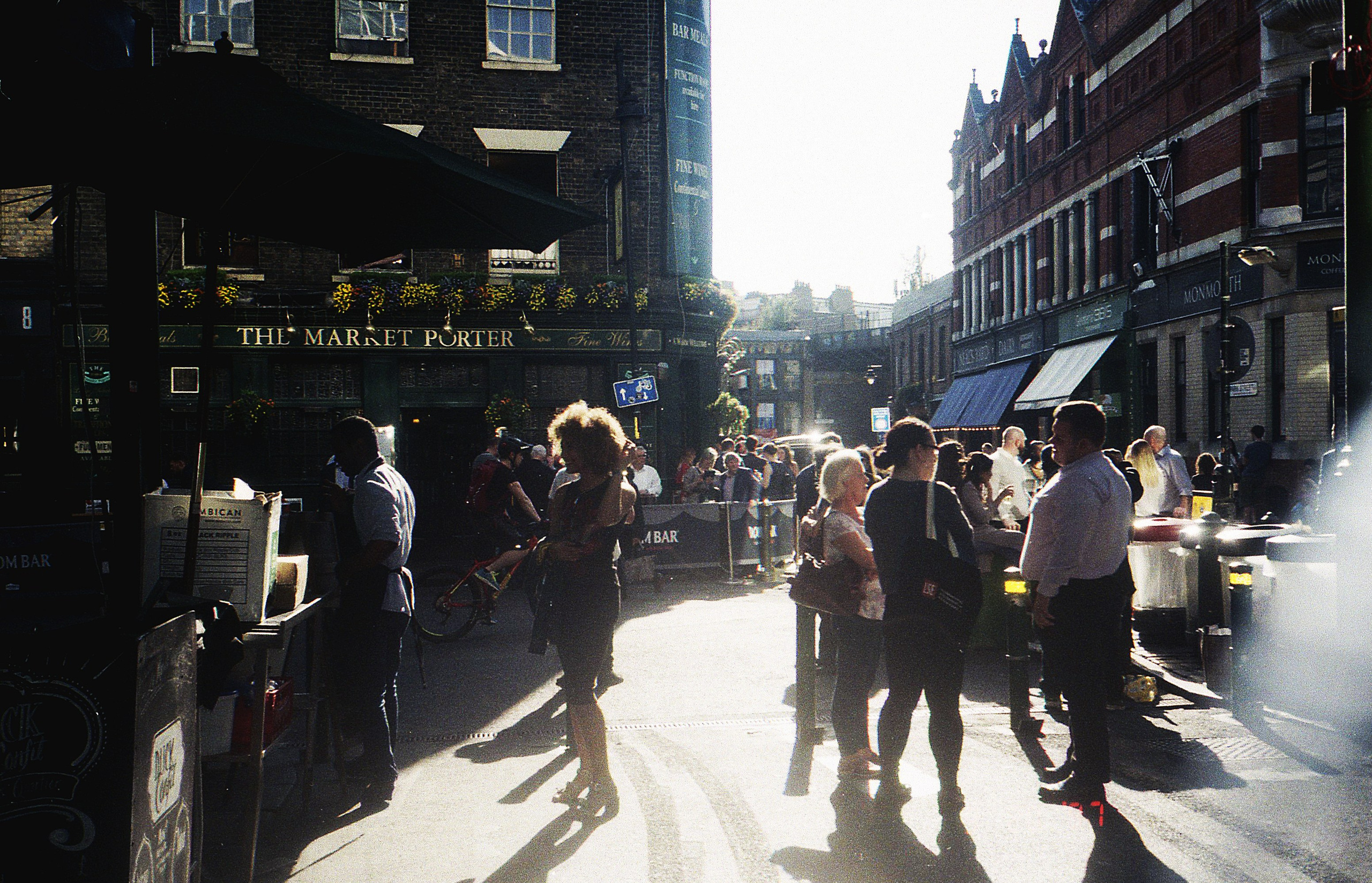 Analog London. Iraogo