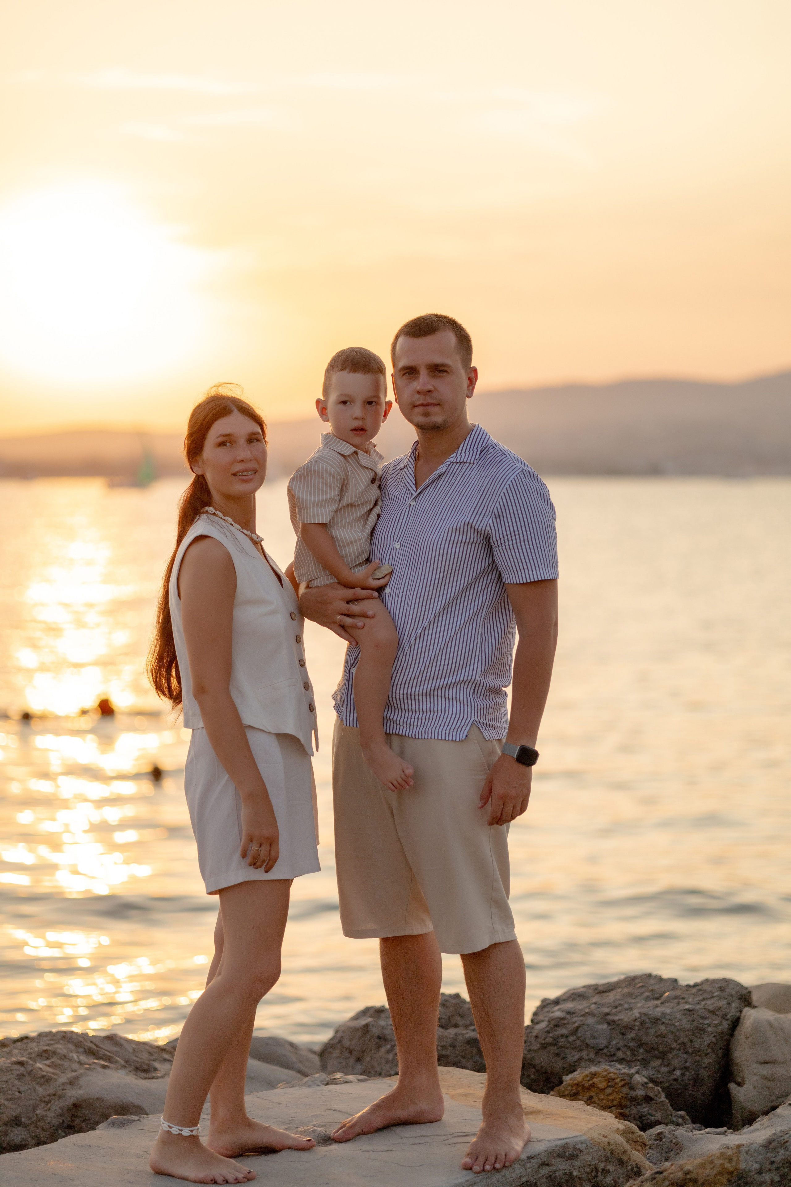 Закат на пляже Метрополь. Семейный и портретный фотограф в Геленджике Любовь Бодрова