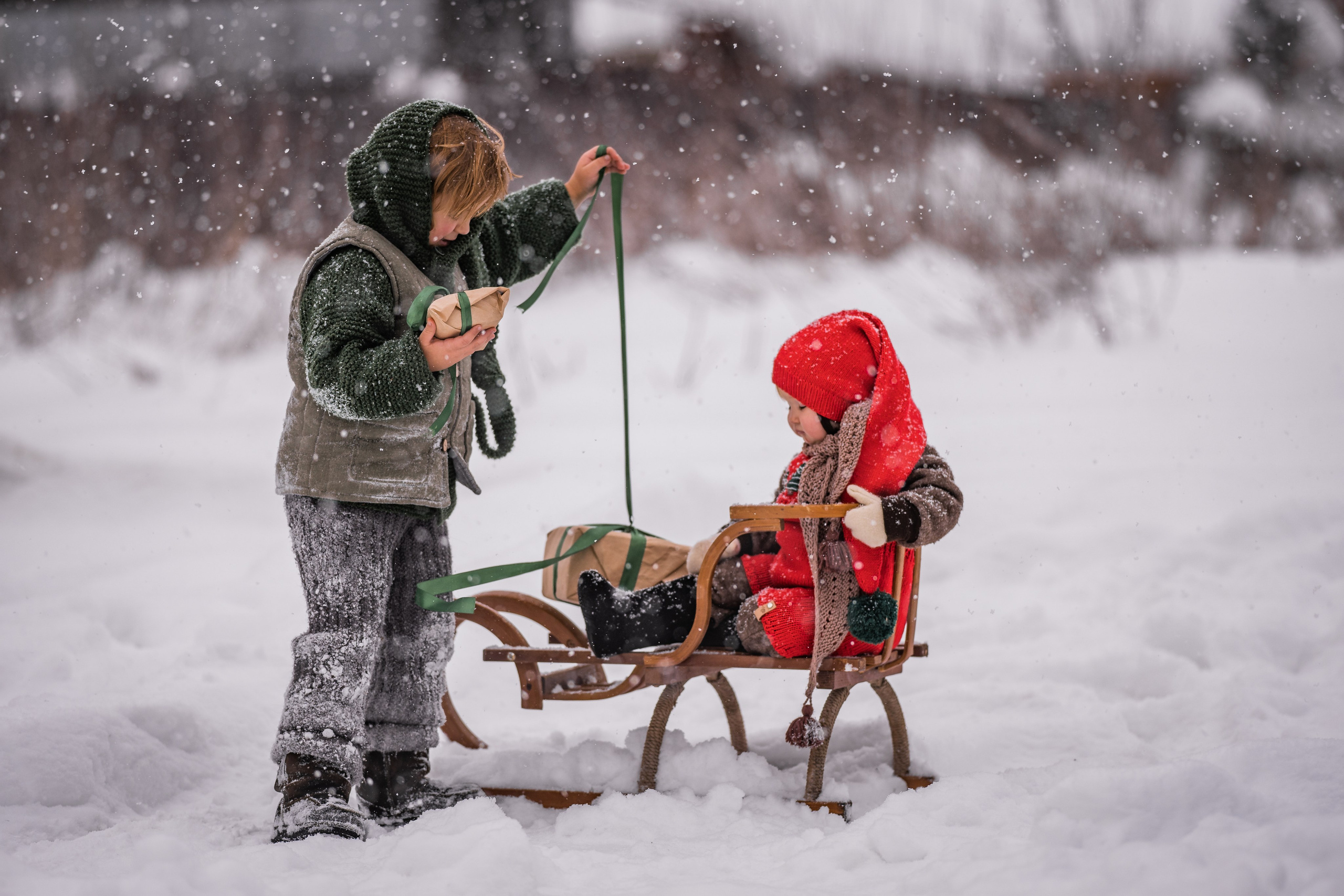 Снежная прогулка на санках. Семейный фотограф Ефремова Виктория