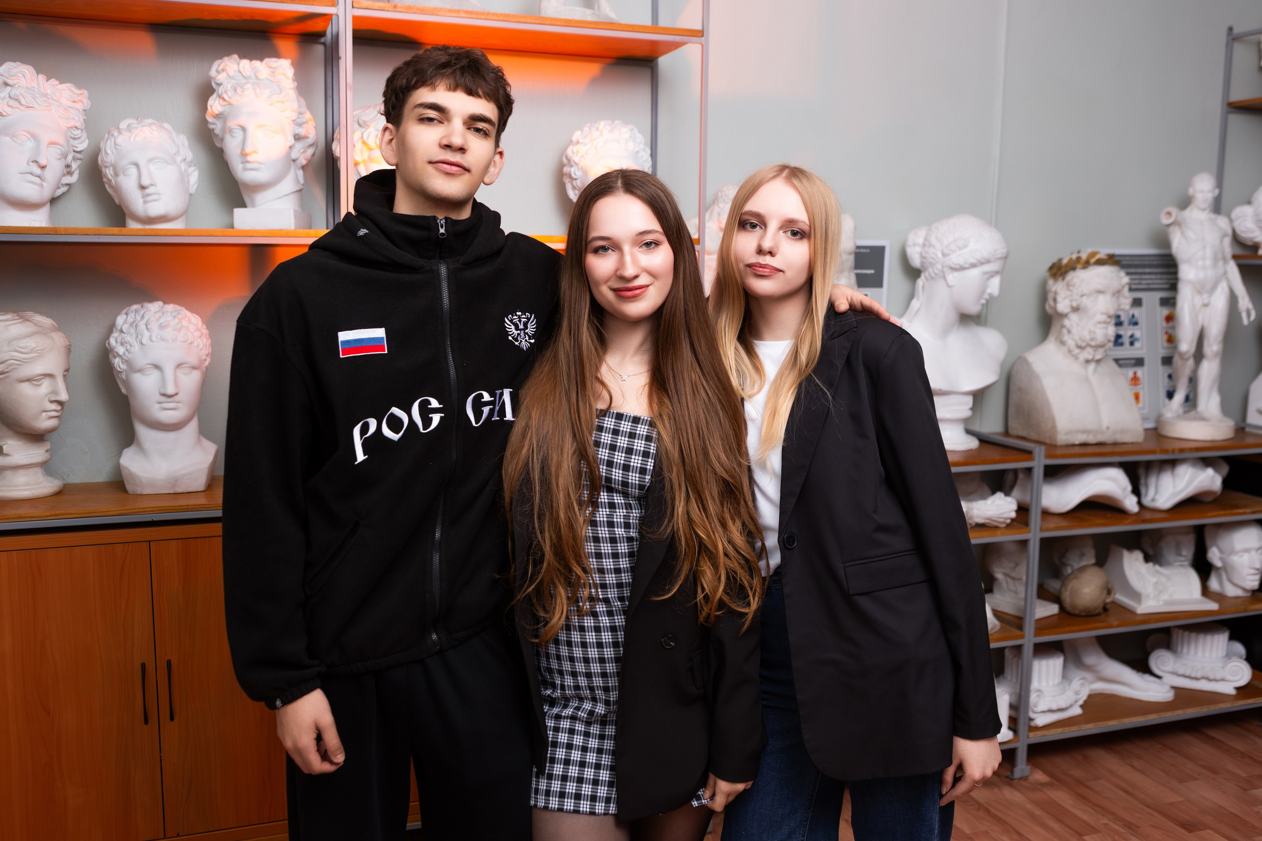 ФОТОСЕССИЯ В АУДИТОРИИ ДЛЯ БУДУЩИХ УЧИТЕЛЕЙ — выпускников Чернского профессионально-педагогического колледжа. ТВОЙ АЛЬБОМ / ТВОИ ПРАВИЛА