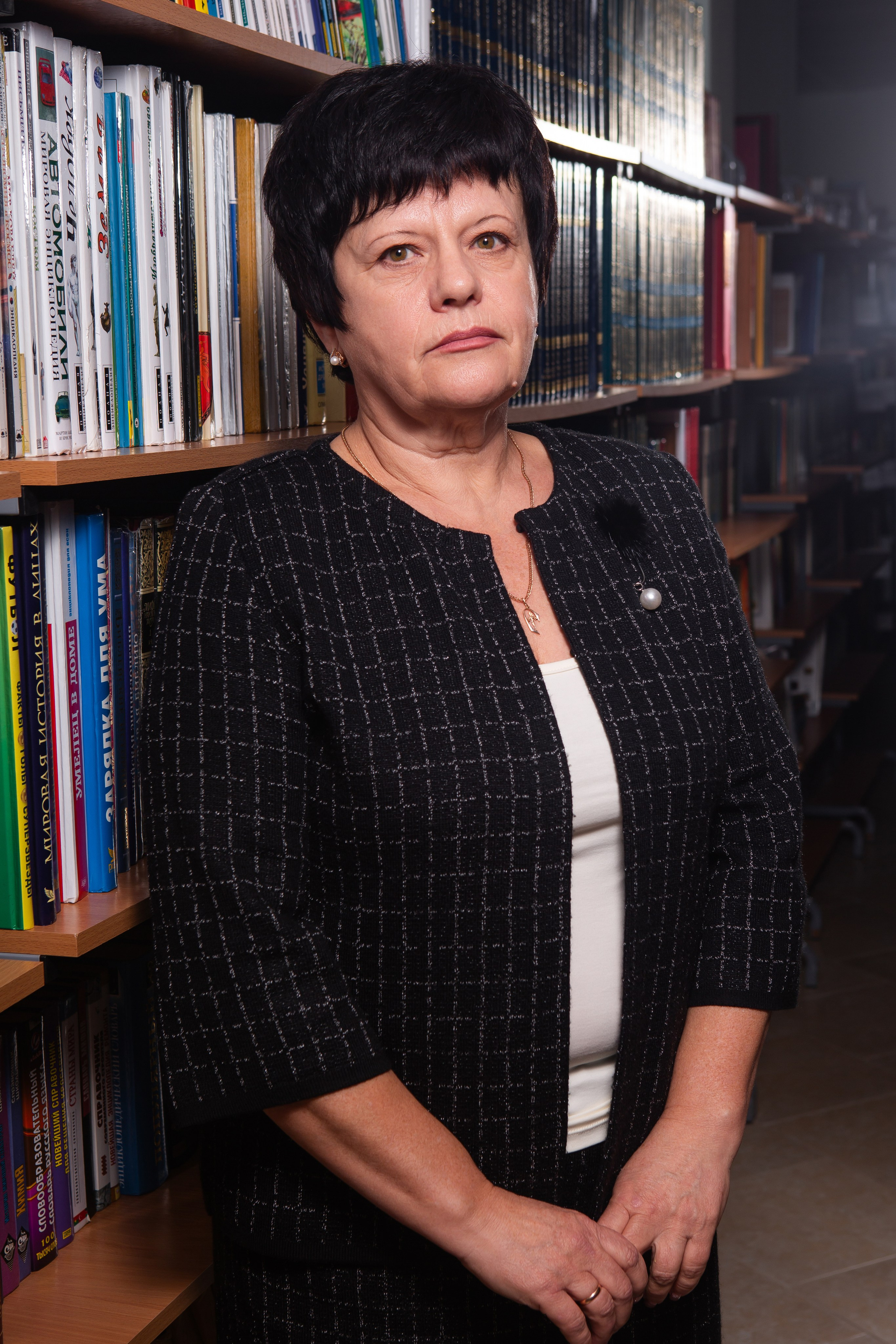 СЪЕМКА ПОРТРЕТОВ В БИБЛИОТЕКЕ ДЛЯ 11 КЛАССОВ-1. ТВОЙ АЛЬБОМ / ТВОИ ПРАВИЛА