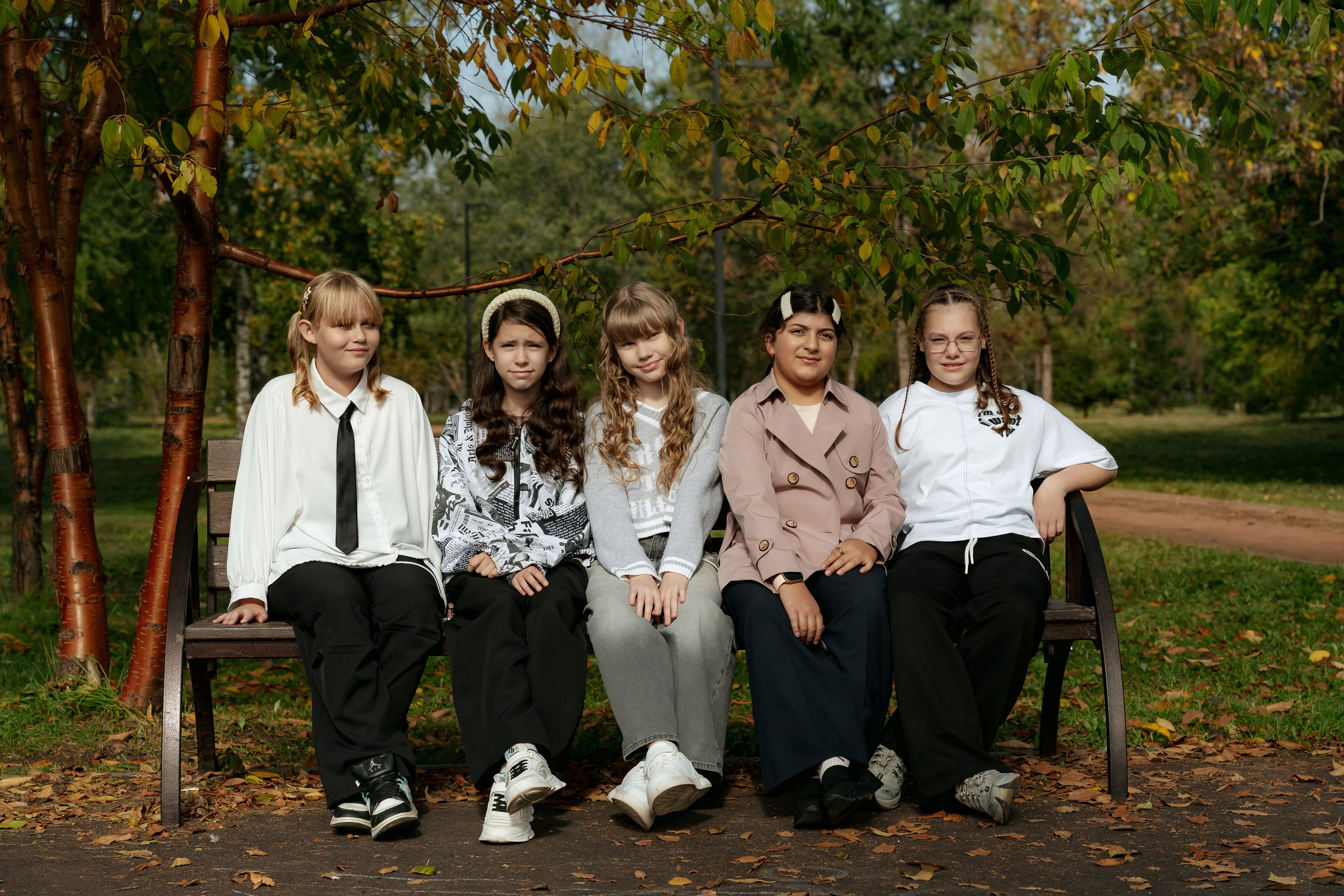 Фотосессия осенью в парке. 4 класс. Фотограф Ким Наталья в Красноярске