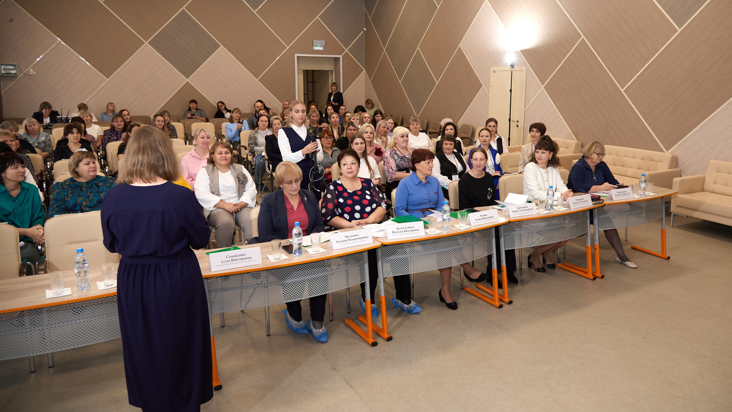 Воспитатель года 2025 в Ленинск-Кузнецком. [fXph] Фотограф Масликов Илья. Съёмка мероприятий в Ленинске-Кузнецком