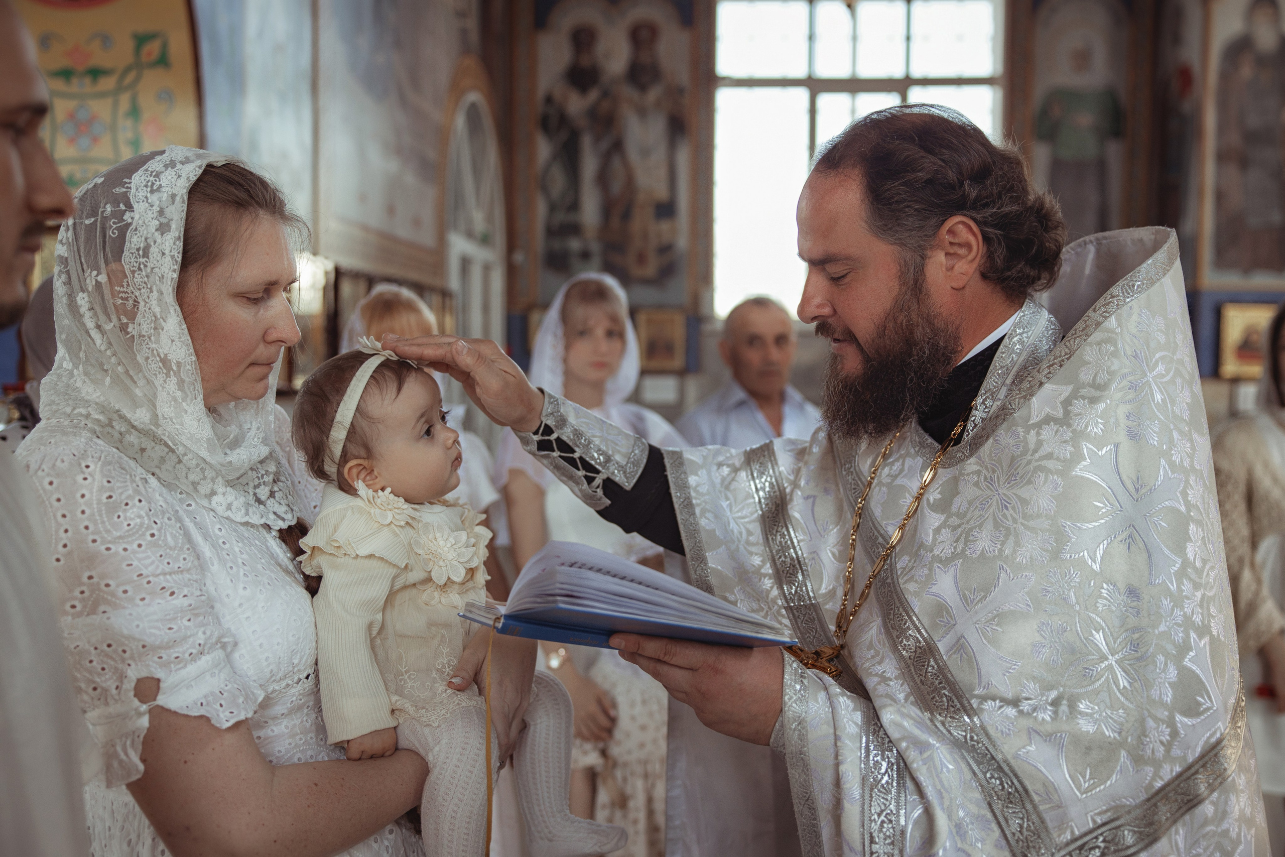 Таинство Крещения Ольги. Храм Михаила Архангела г. Крымск. Фотограф на Крещение и Венчание Краснодарский край — Гранкина Юлия