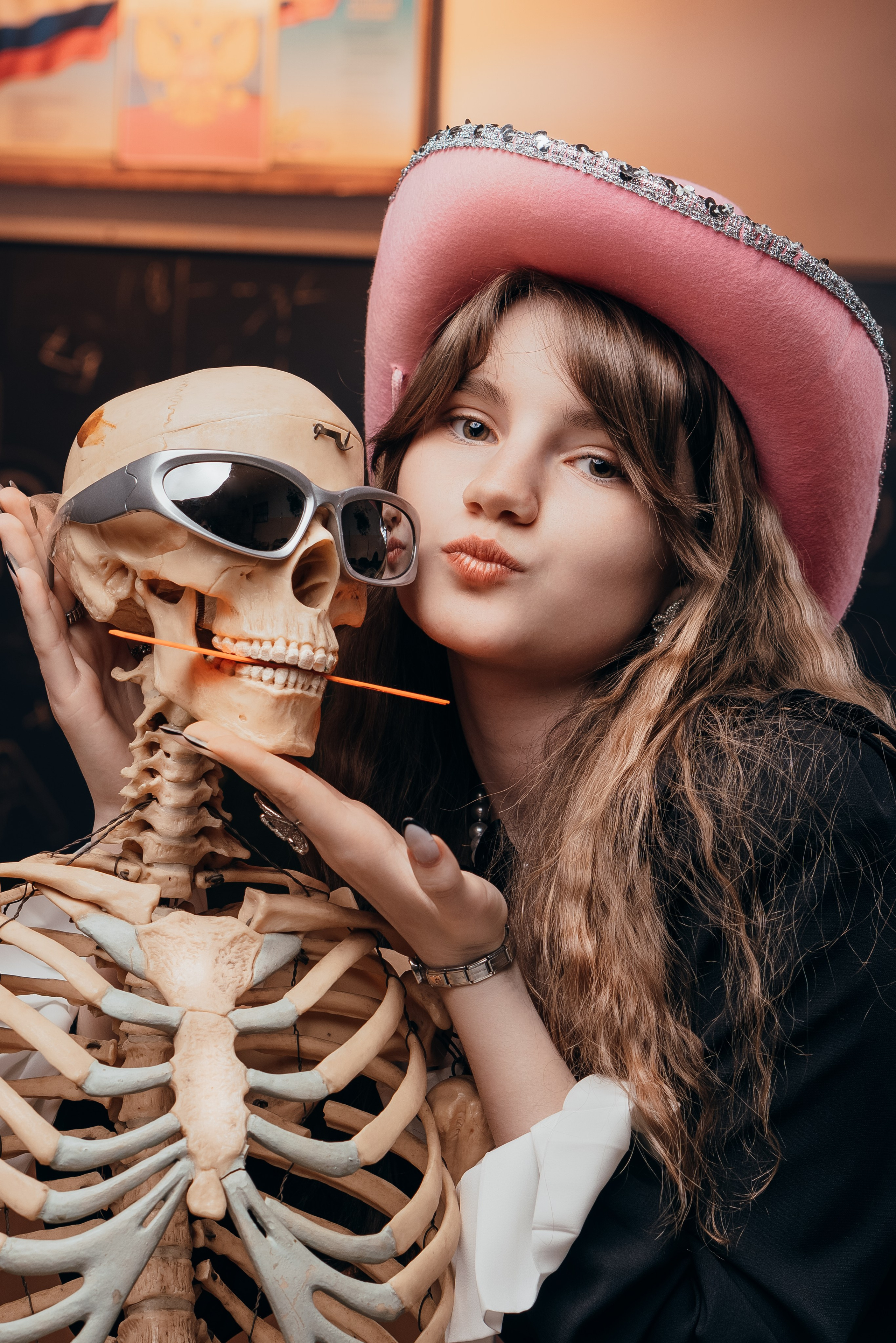 Профессиональная школьная фотография и создание выпускных альбомов в Хабаровске. Современные, яркие и запоминающиеся фотографии для школьников. Уникальный дизайн обложек выпускных книг, которые станут настоящей памятью о школьных годах. Закажите качественные фото и стильные альбомы для выпускников в Хабаровске. Нажмите заказать Выпускные Альбомы ( Дипломы ) в Хабаровске и мы свяжемся свами.