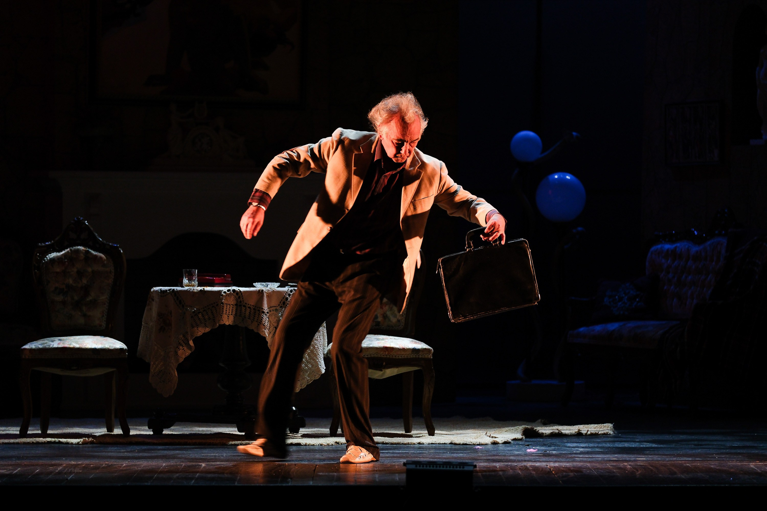 Ужин с дураком. Фотограф Анатолий Деникин