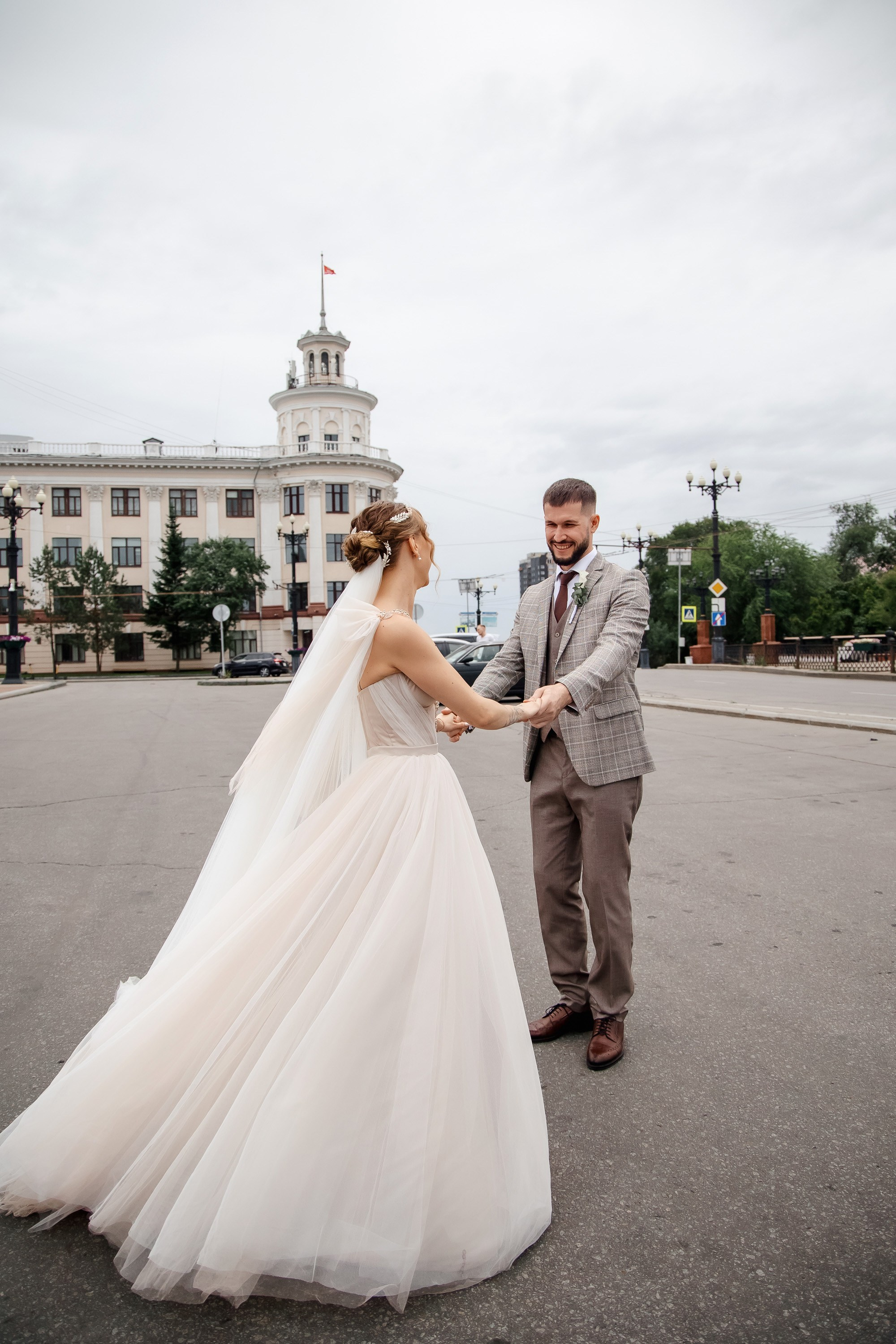 Степан и Ульяна. Утро. Загс. Прогулка. Дождь и солнце. Свадебный фотограф в Хабаровске