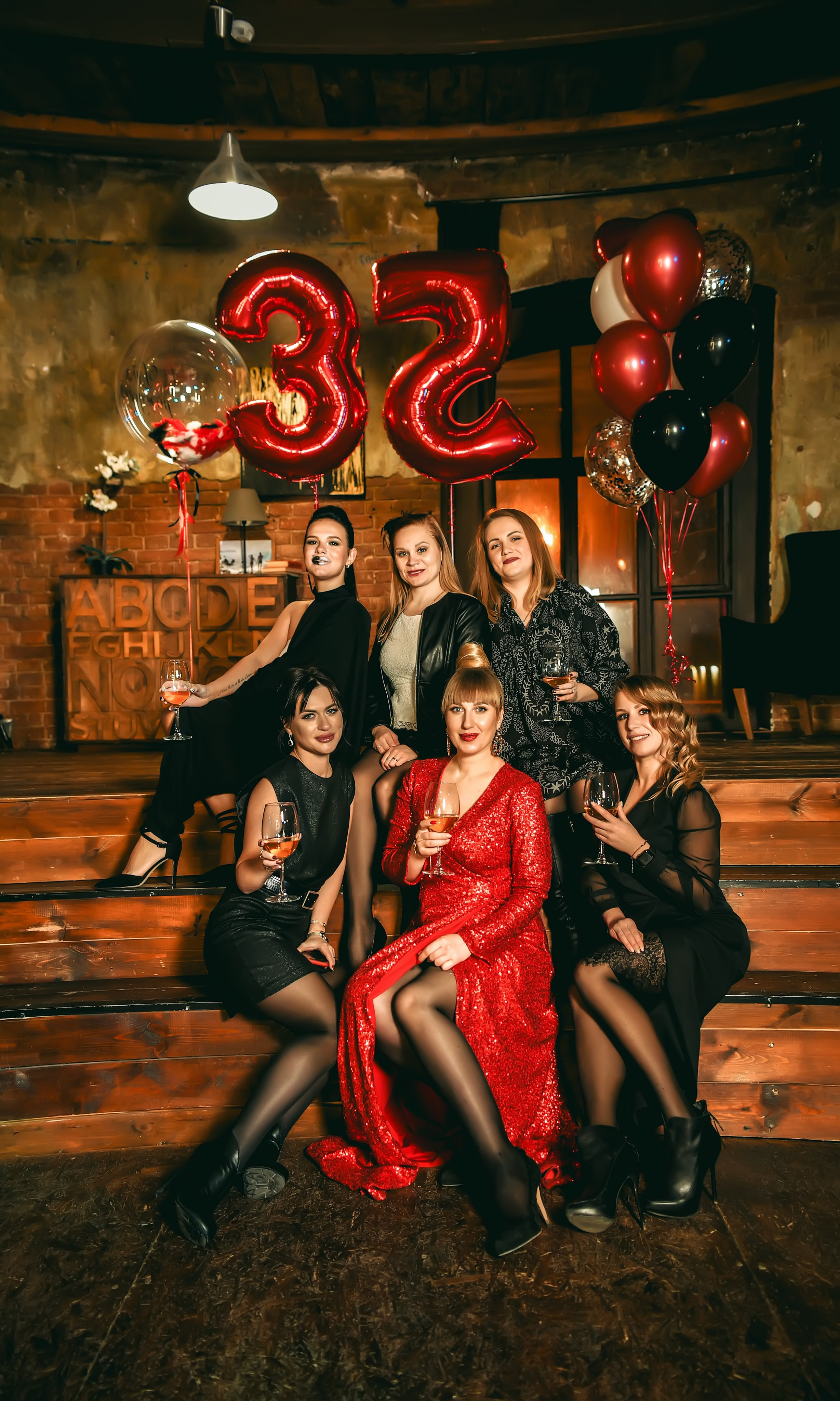 Тематическая вечеринка на юбилей 35 лет. Свадебный, семейный, детский, контент фотограф в Омске Максим Ильин