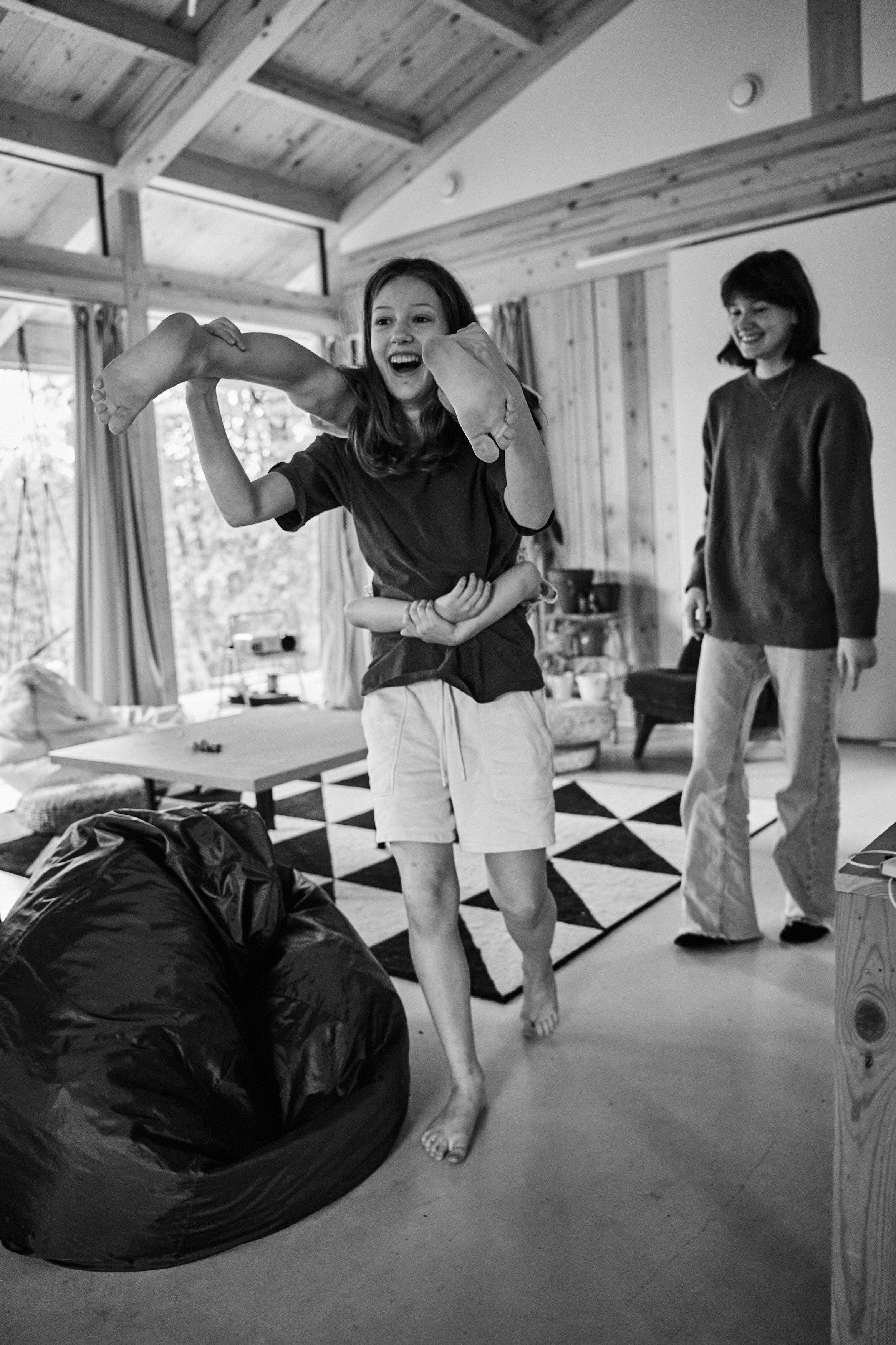 Четверо детей в доме. Фотограф Женя Пашкина