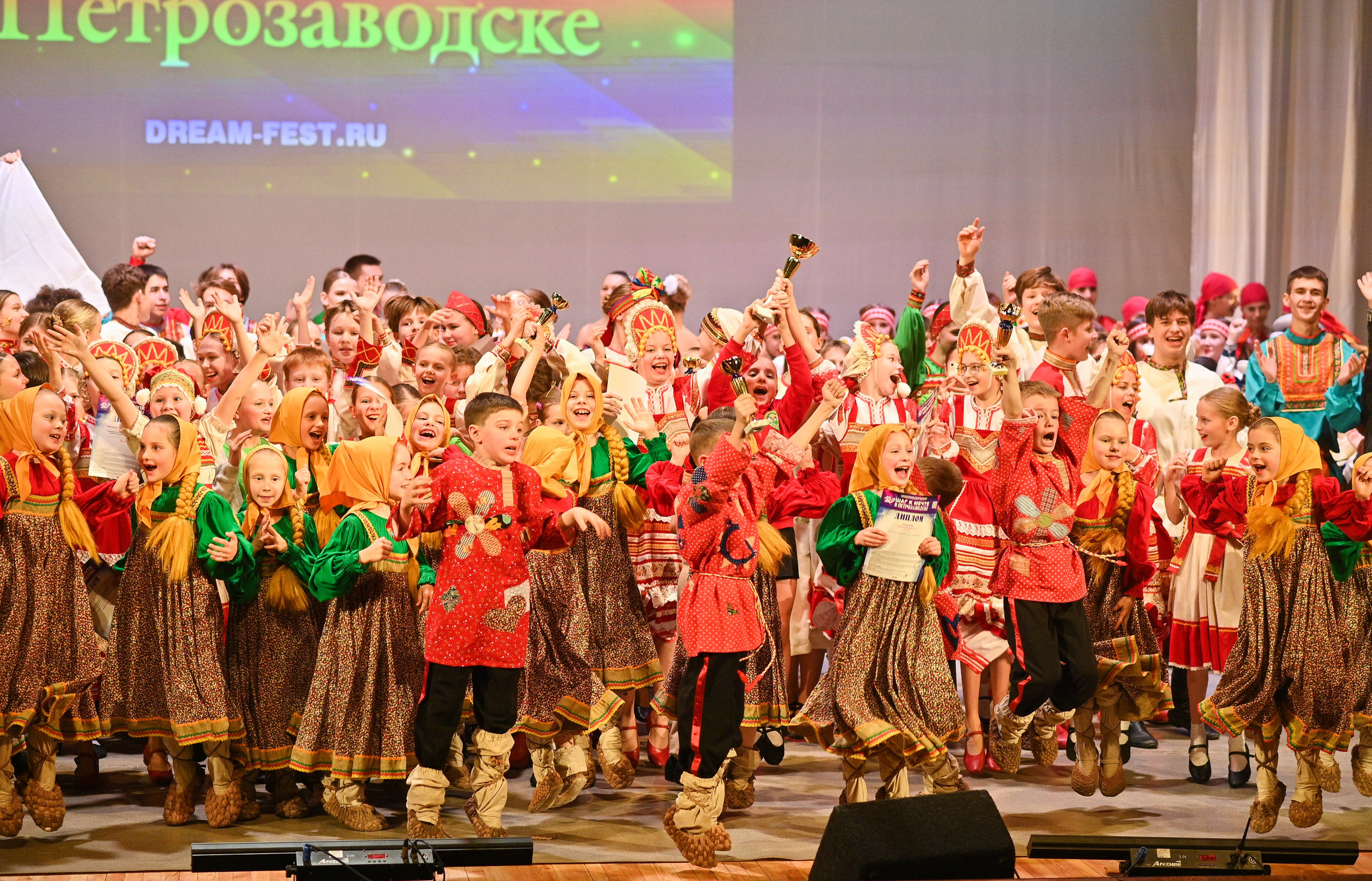 30.11.2024 Фестивальное движение «Шаг к мечте» г. Петрозаводск. Медиастудия Фото Концепт