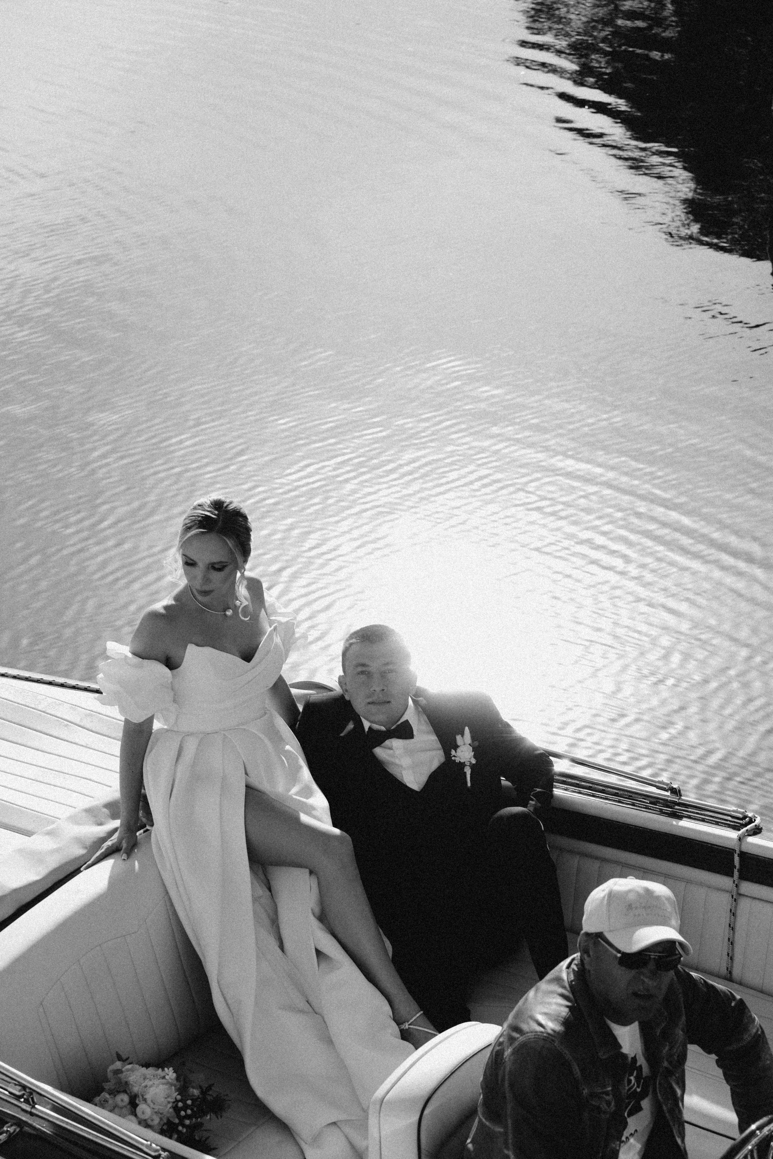 СВАДЕБГНАЯ ПРОГУЛКА ПО КАНАЛ САНКТ-ПЕТЕРБУРГА НА КАТЕРЕ. Профессиональный фотограф, Санкт-Петербург — Виктория Богомолова