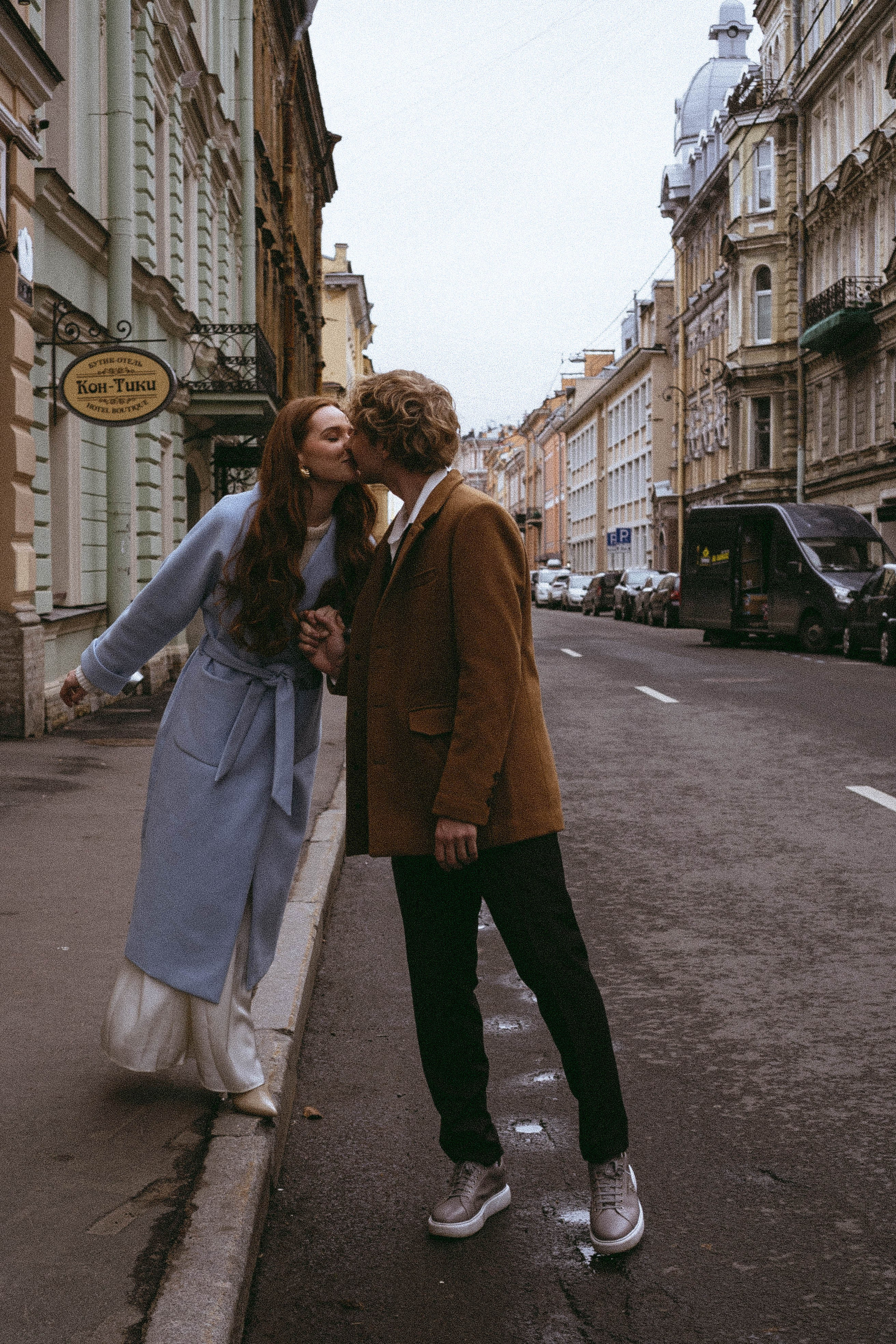 СВАДЕБНАЯ СЬЕМКА В ОТЕЛЕ. СБОРЫ ЖЕНИХА И НЕВЕСТЫ И ТАКЖЕ ТОР И ПОДГОТОВКА К ПРОГУЛКЕ И ПРОГУЛКА ПО ПЕТРОГРАДКЕ. Профессиональный фотограф, Санкт-Петербург — Виктория Богомолова