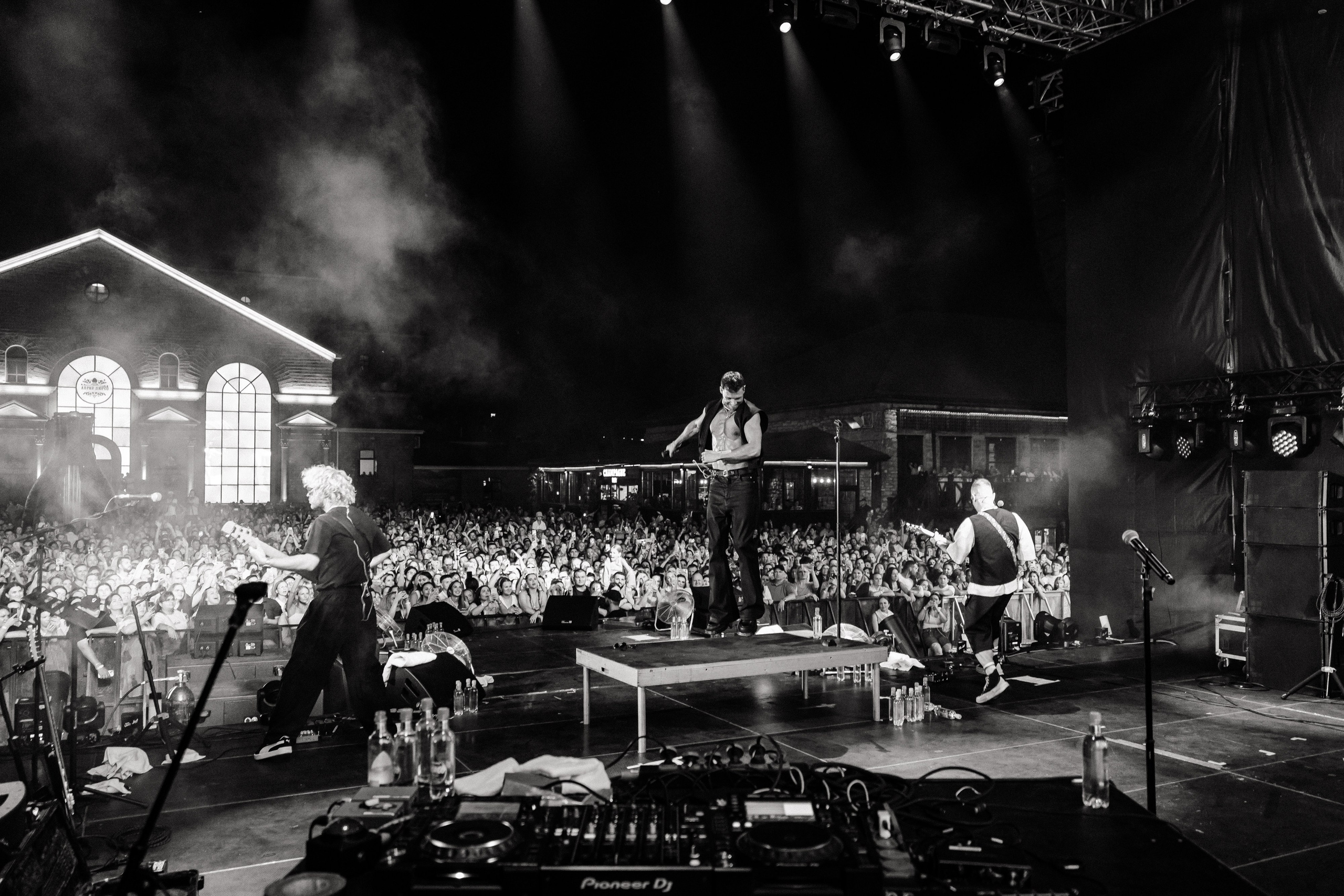 Лёша Свик • Банд’Эрос • Олег Майами • Filatov & Karas. Свадебный и репортажный, фуд фотограф в Новороссийске Евгений Александриди