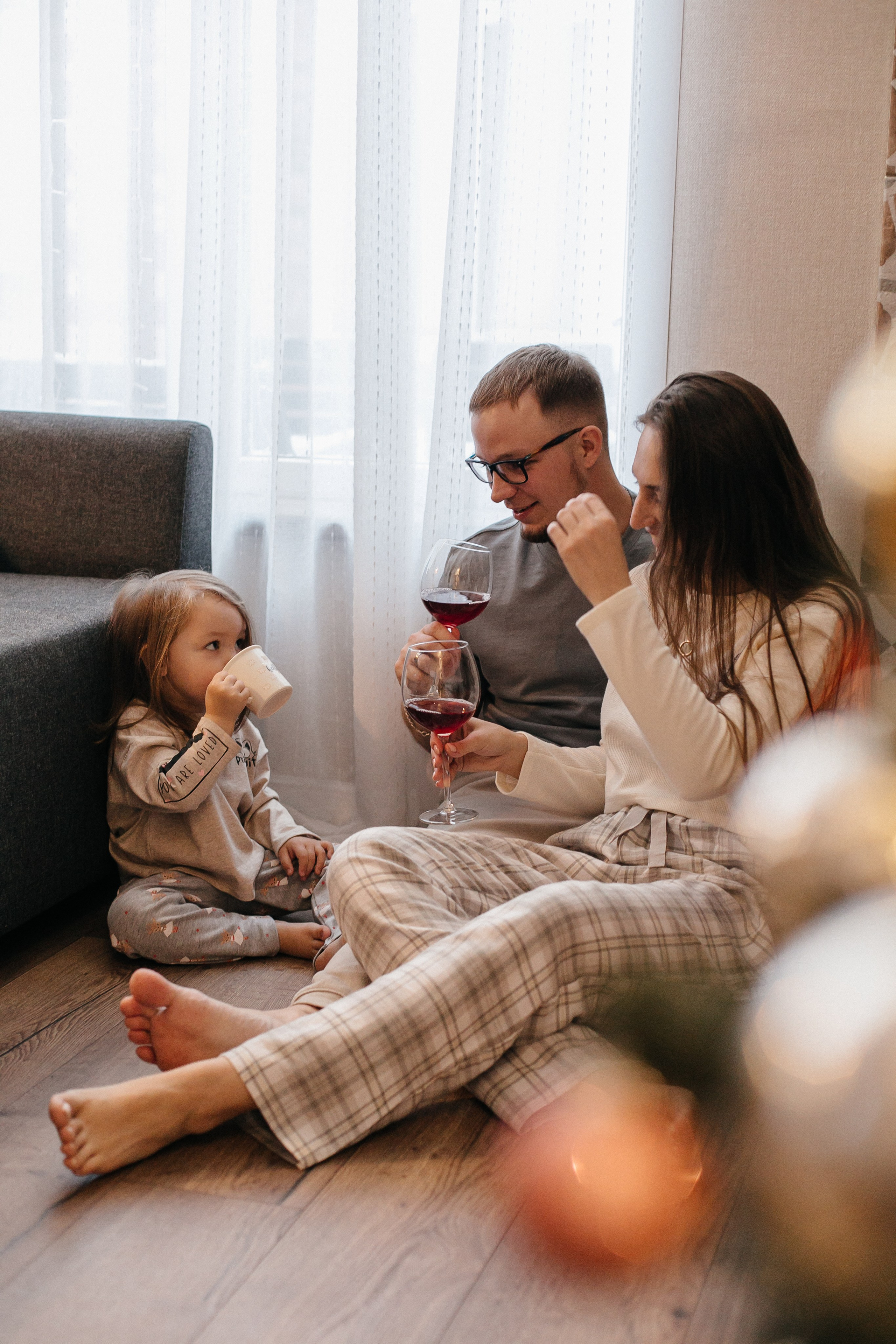 Где-то снежные дремлют метели, В ожидании праздничных чудес. Душевный фотограф Ваших самых ярких событий Марина Погребняк