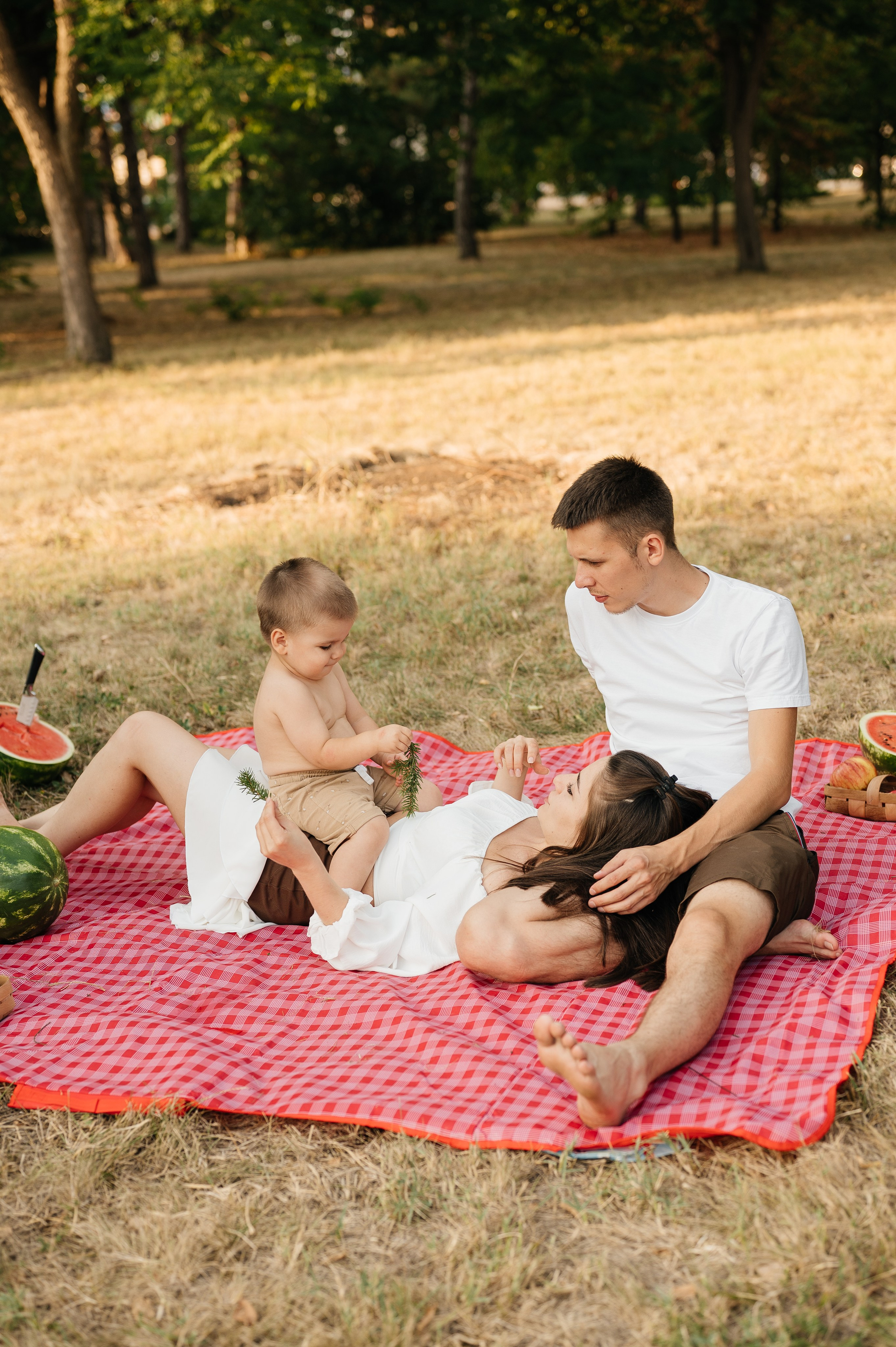 Летняя семейная фотосессия в парке. Свадебный и семейный фотограф в Краснодаре Алина Мельник