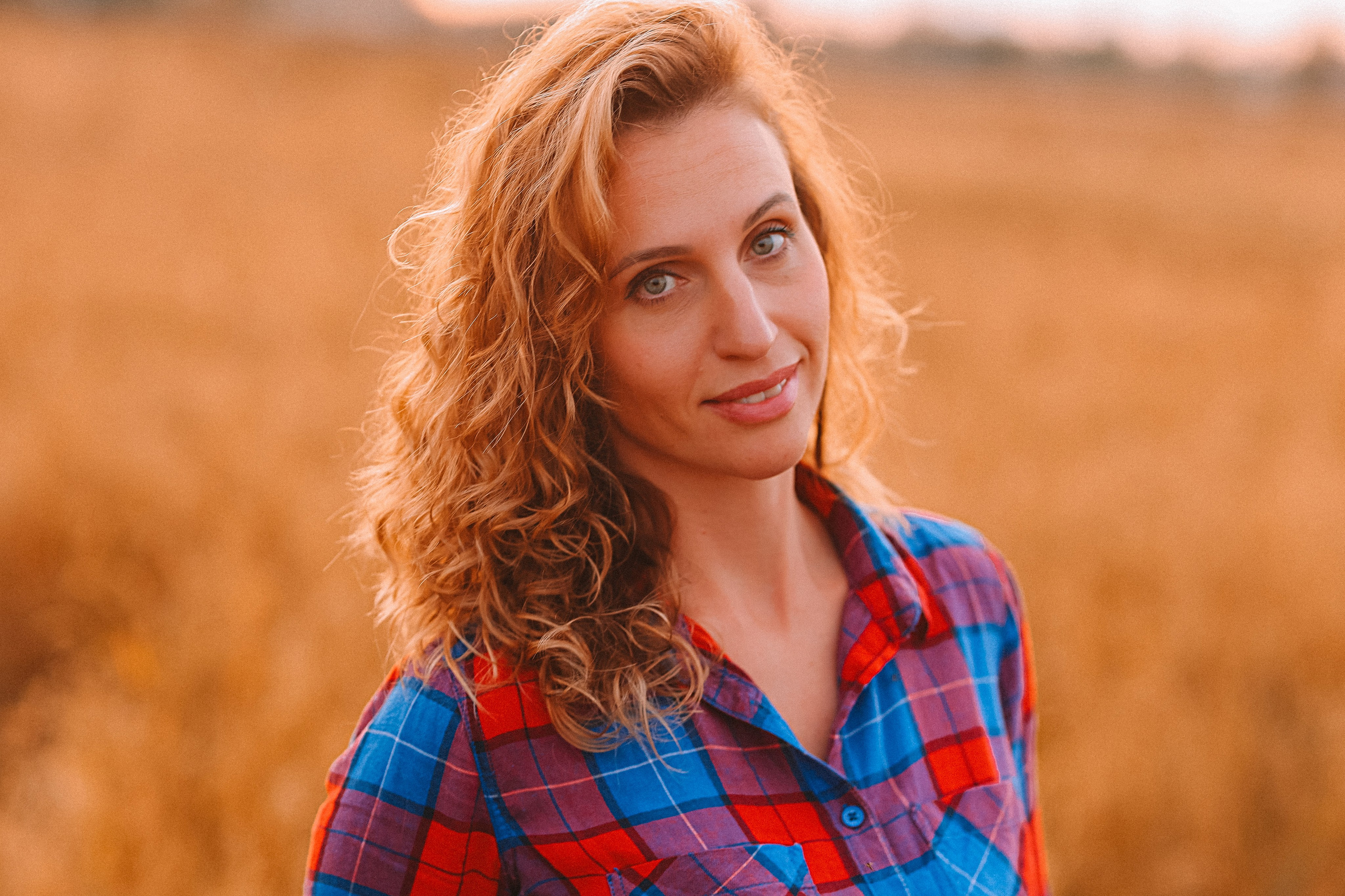 Поле. Семейный фотограф Тюмень, фотограф на роды Салмина Мария