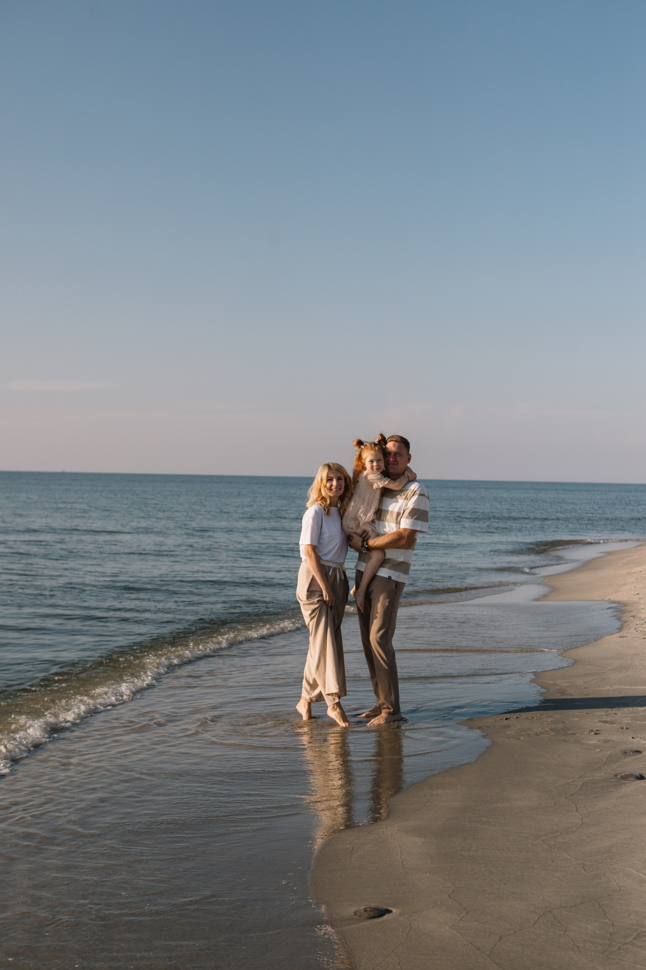 Алексей и Наталья. Семейная фотосессия на море. Семейный фотограф в Калининграде Анастасия Юрина