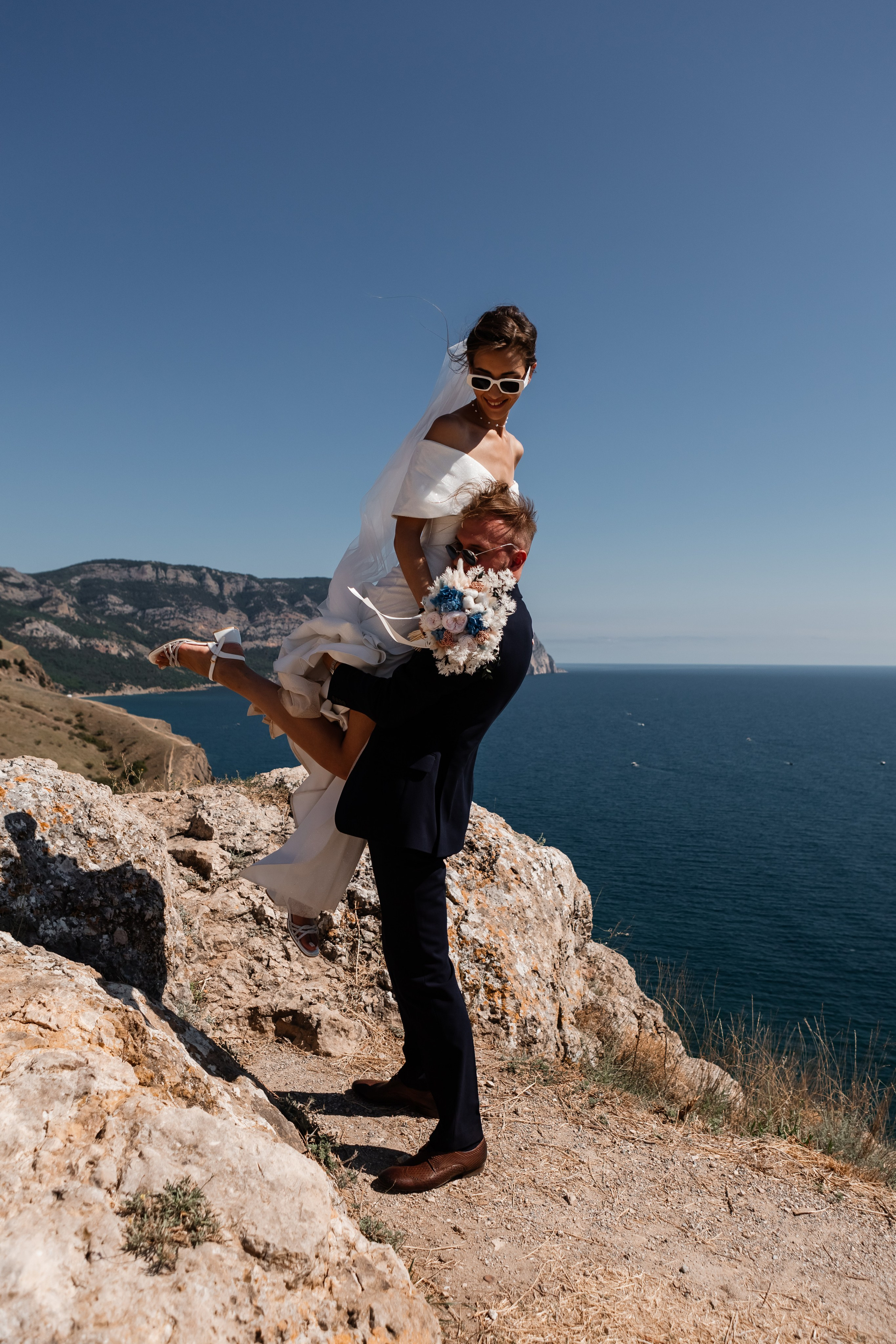Свадебная съёмка в Балаклаве в крепости Чембало. Свадебный фотограф, фотосъемка в Крыму, Севастополе, Симферополе, Ялте