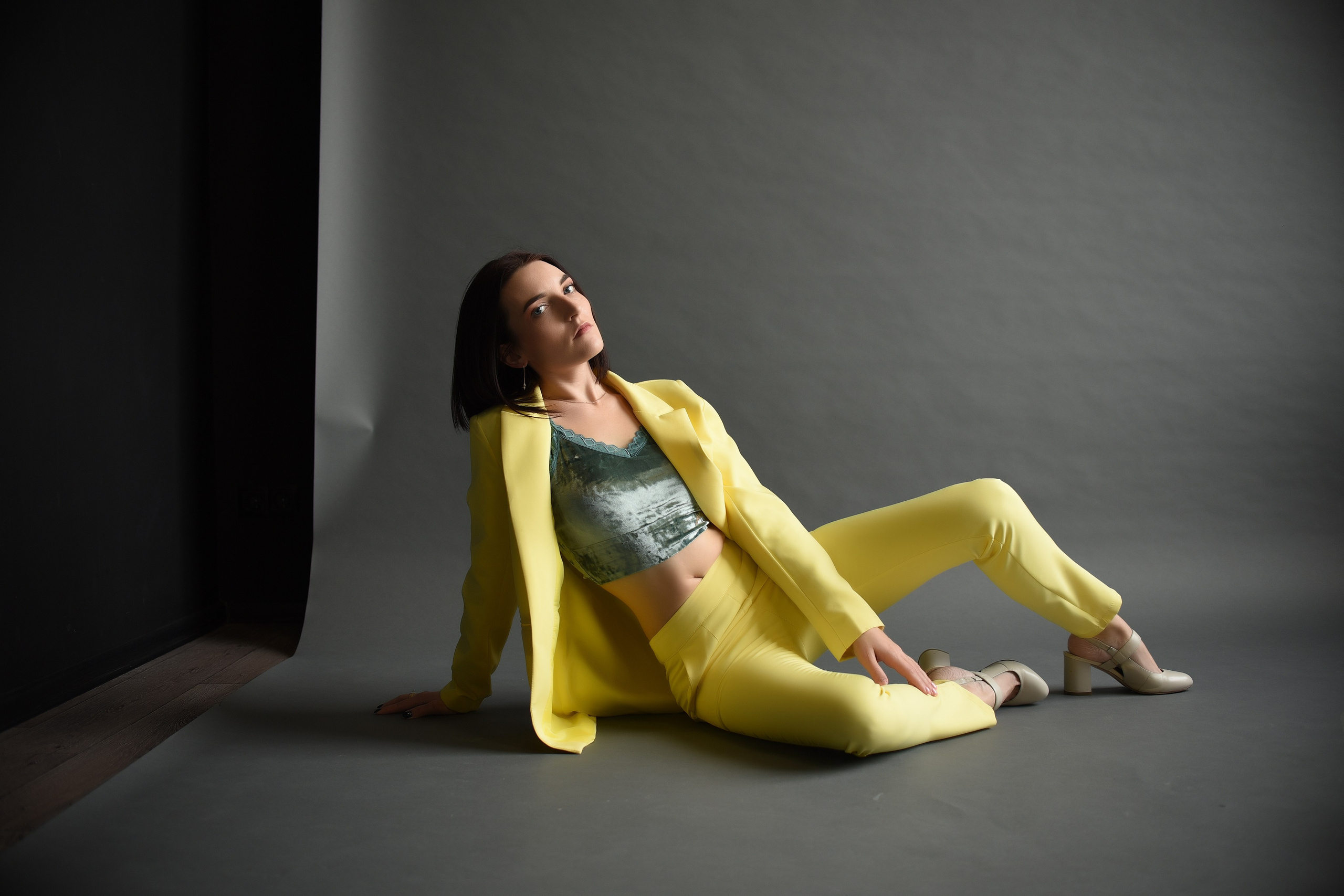 Индивидуальная студийная. Свадебный, семейный, детский, контент фотограф в Омске Максим Ильин