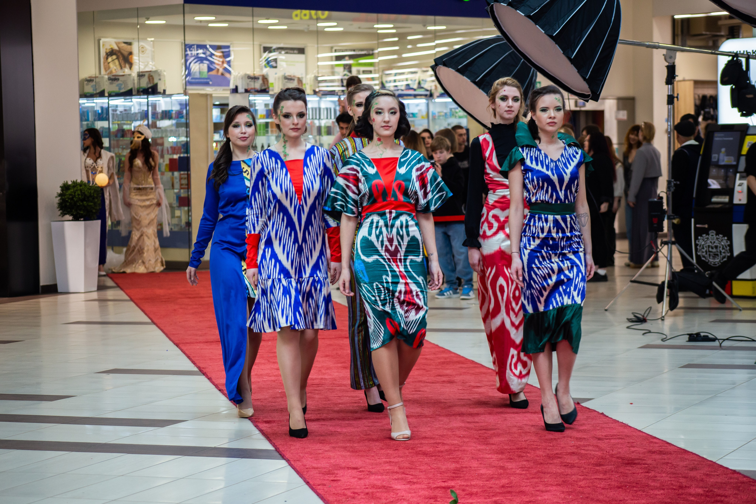 Дефиле. Художественный и репортажный фотограф в Санкт-Петербурге Виктория Никитина