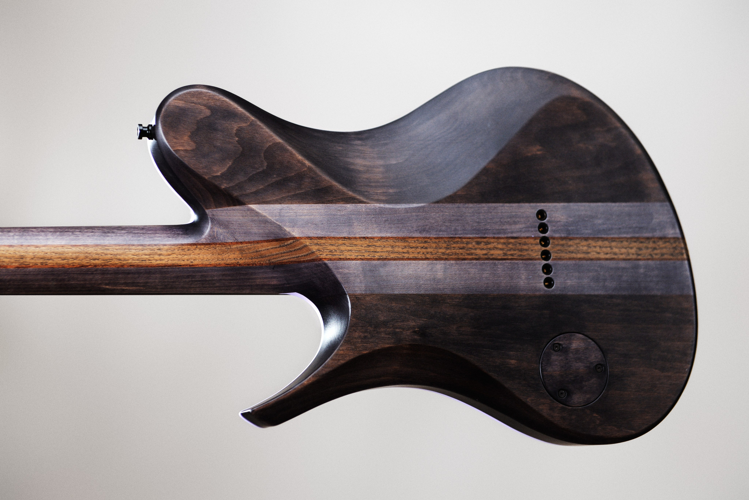 021 Zlaya Sobaka. Master of making guitars and basses to order