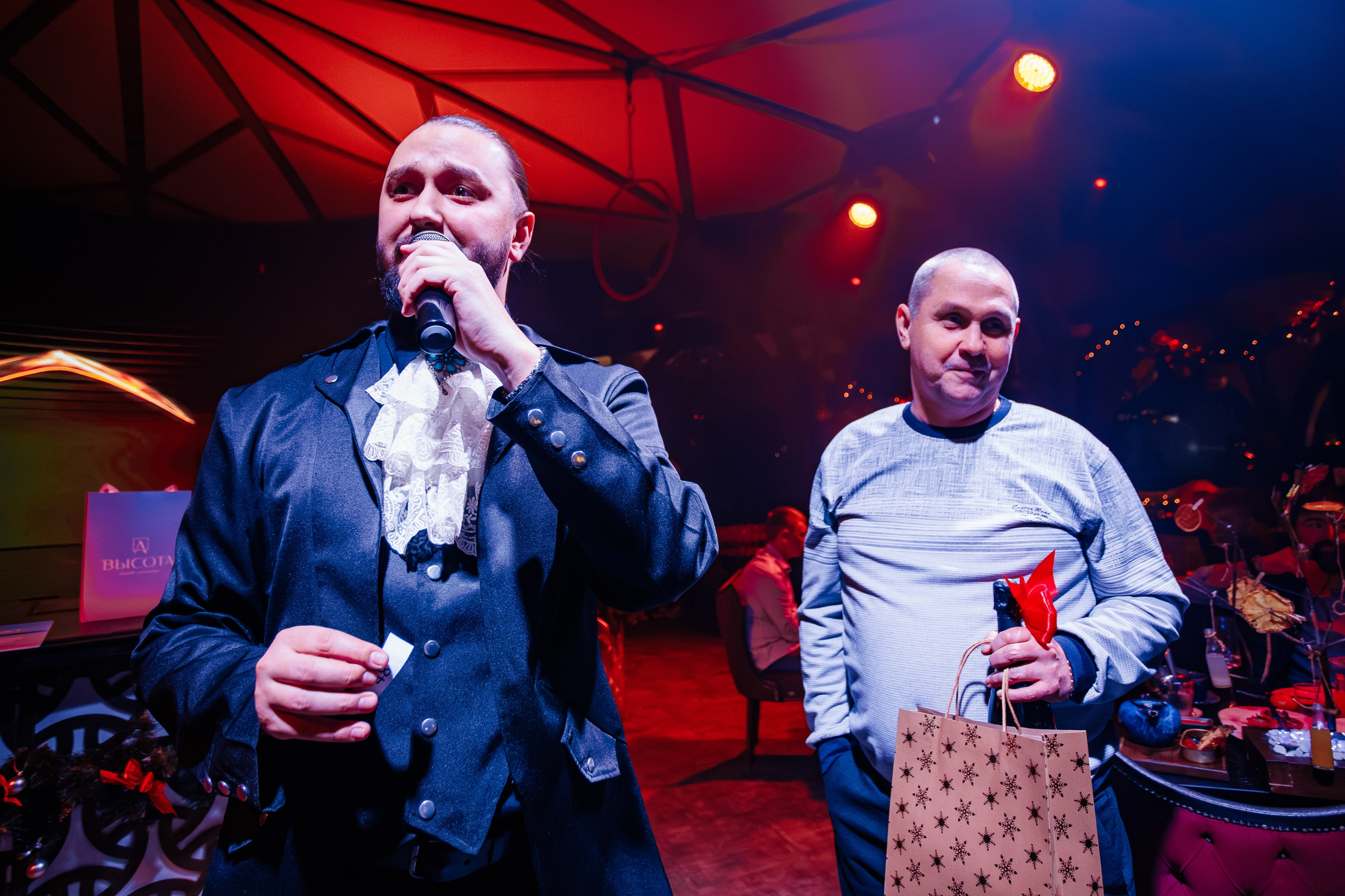 Новогодняя шоу-программа «MAGIC TIME» в PTIZZA BAR_Ялта_31.12.2025. Аминов Руслан | Фотограф