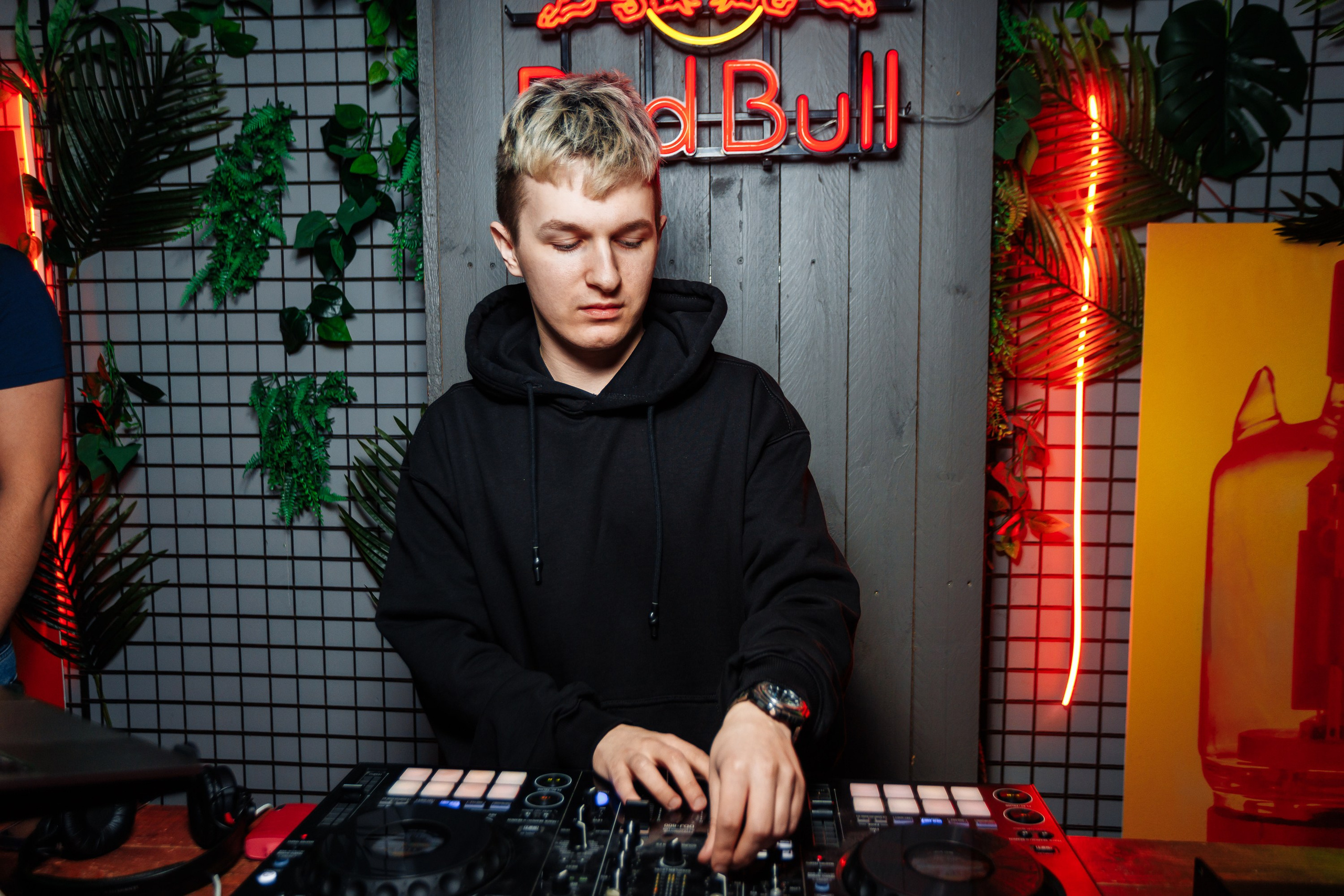 «Dj Aversum / Mc Archi"_Tortuga_Симферополь_5.04.2025. Аминов Руслан | Фотограф