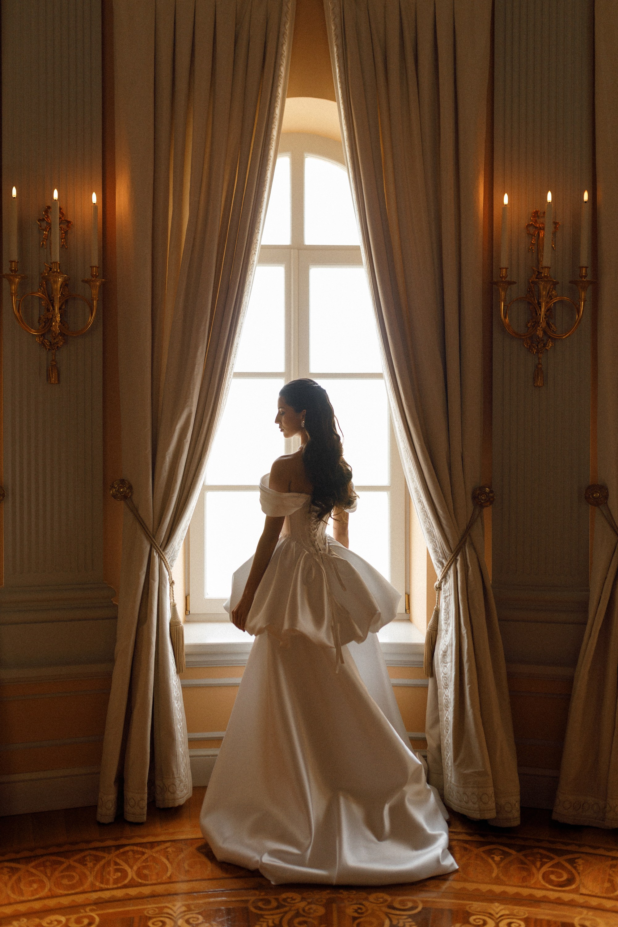 Петр и Лейла