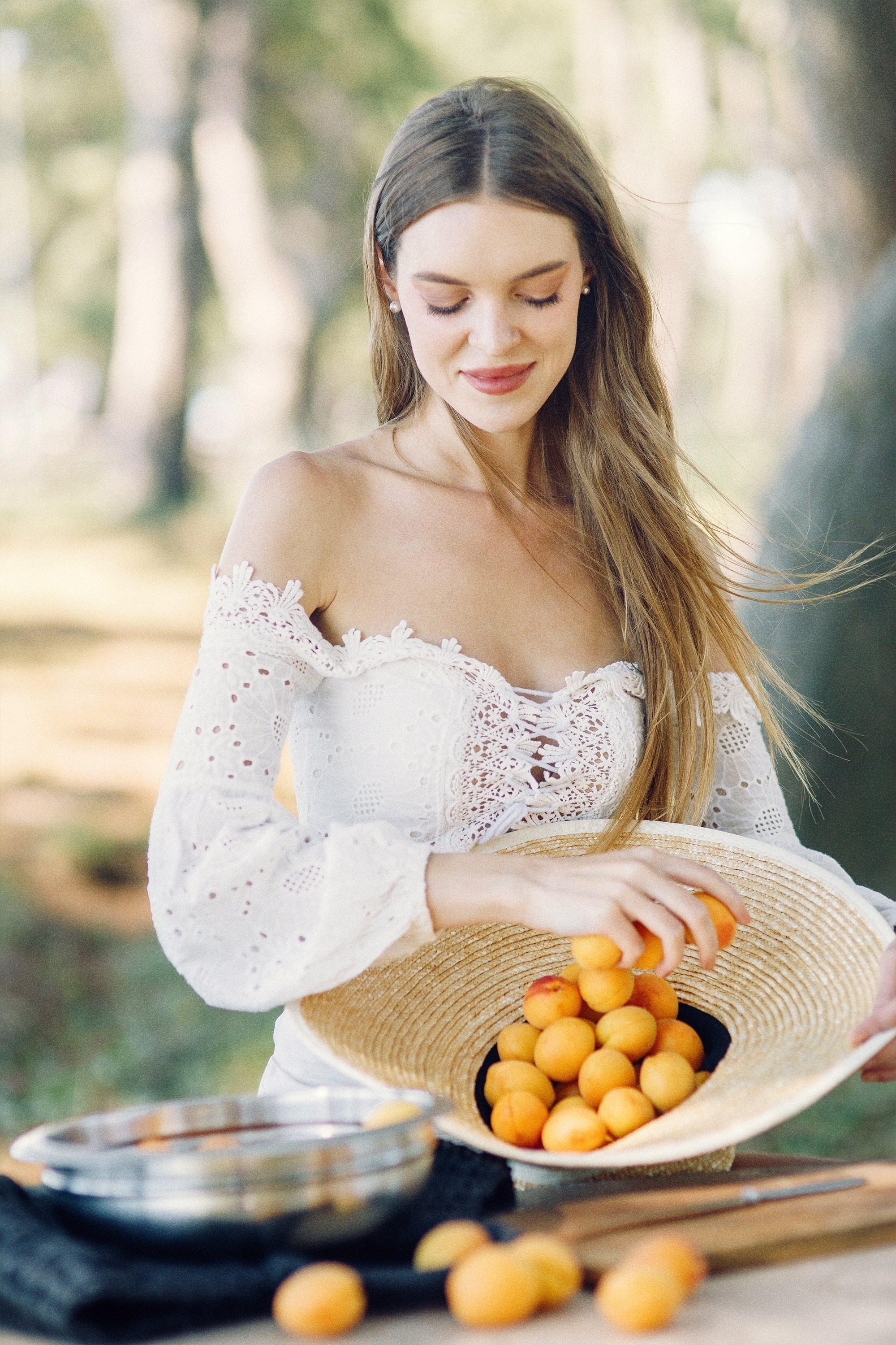Фотосессия с абрикосами в Батуми