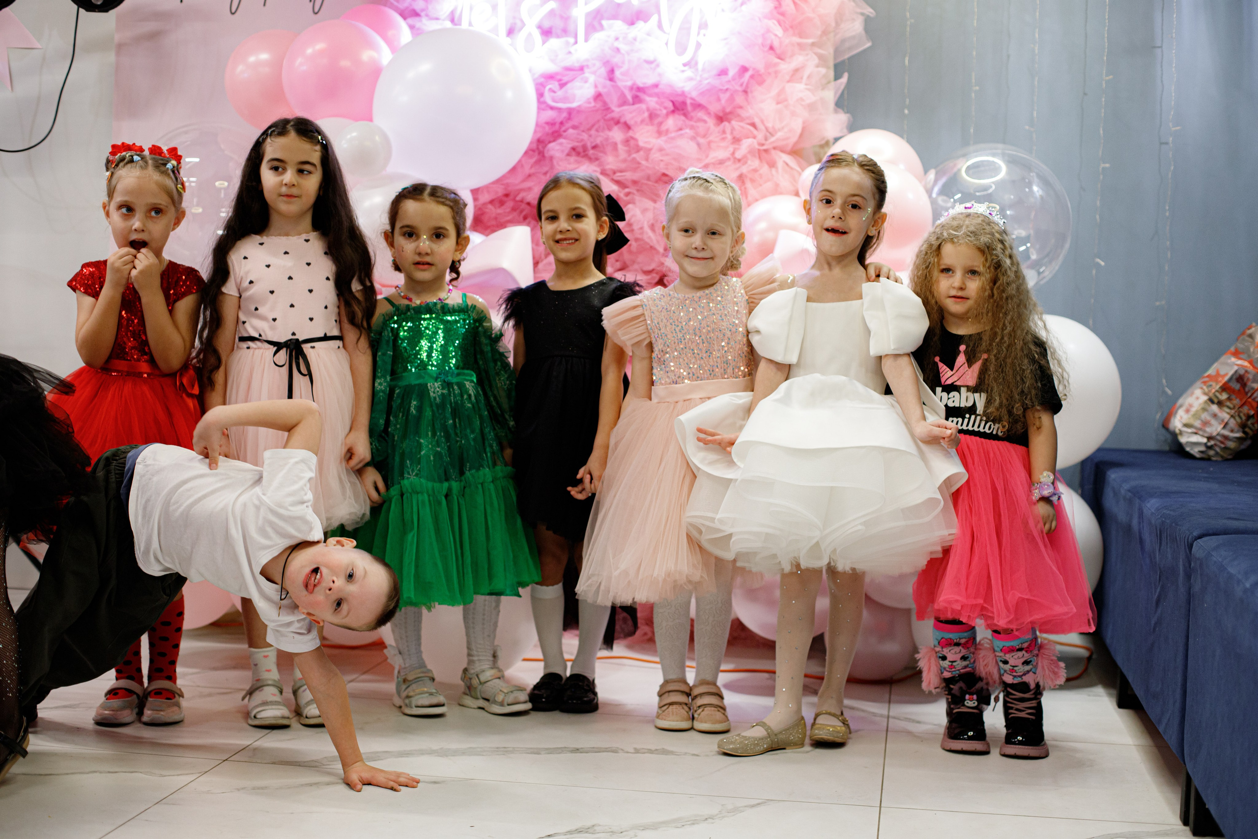 ASIA'S BIRTHDAY PARTY. Photokarish