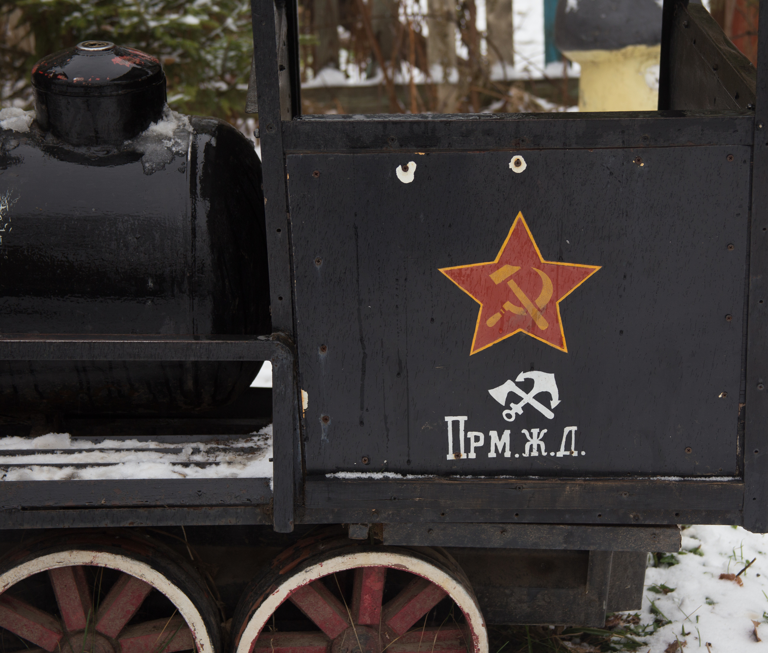 Экскурсия по дворам Мотовилихи в Перми. Фотограф Никита Попов. Фотограф Пермь. Фотосессия в фотостудии Перми и на свежем воздухе