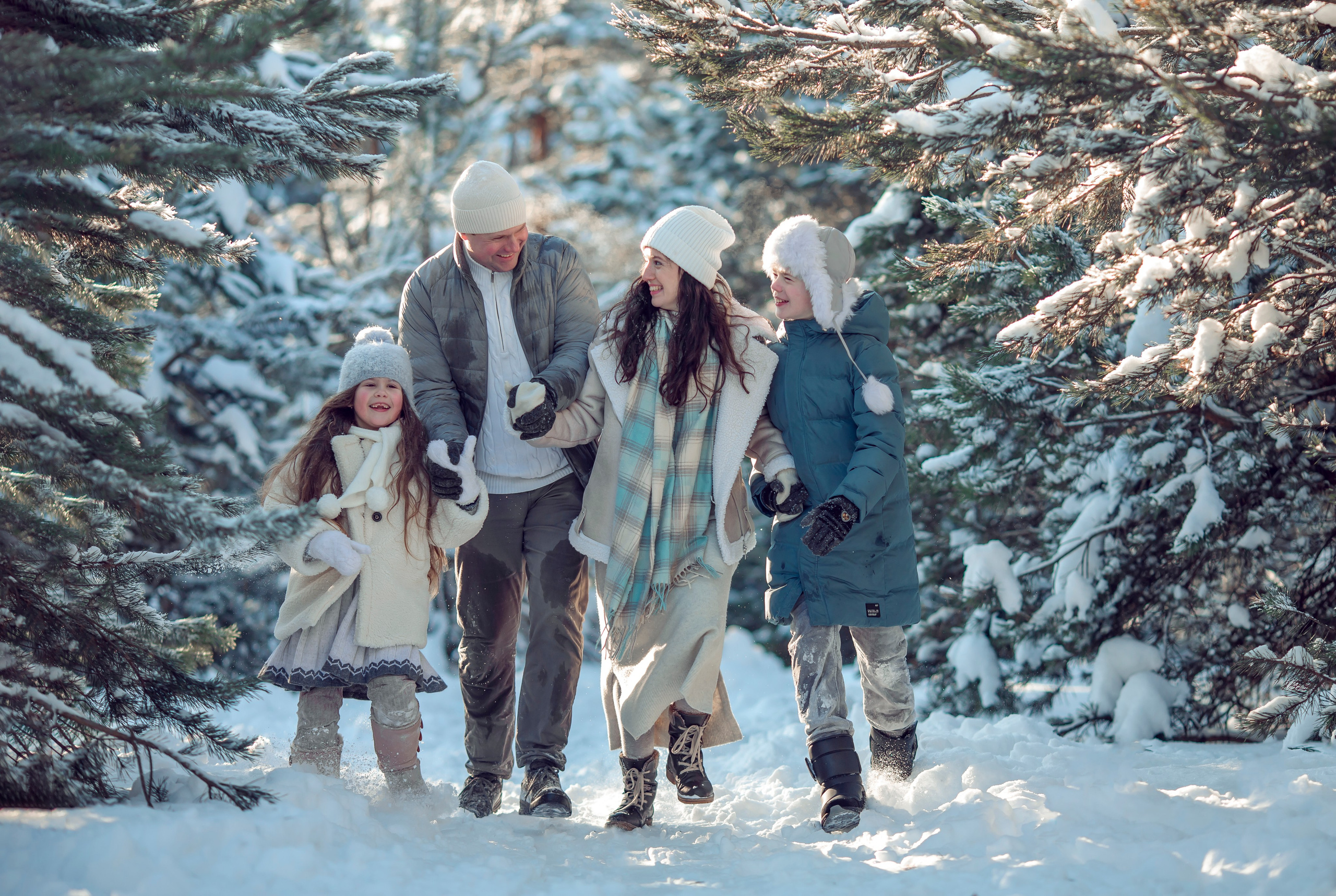 Семейная фотосессия на природе зимой. Семейная зимняя фотосессия