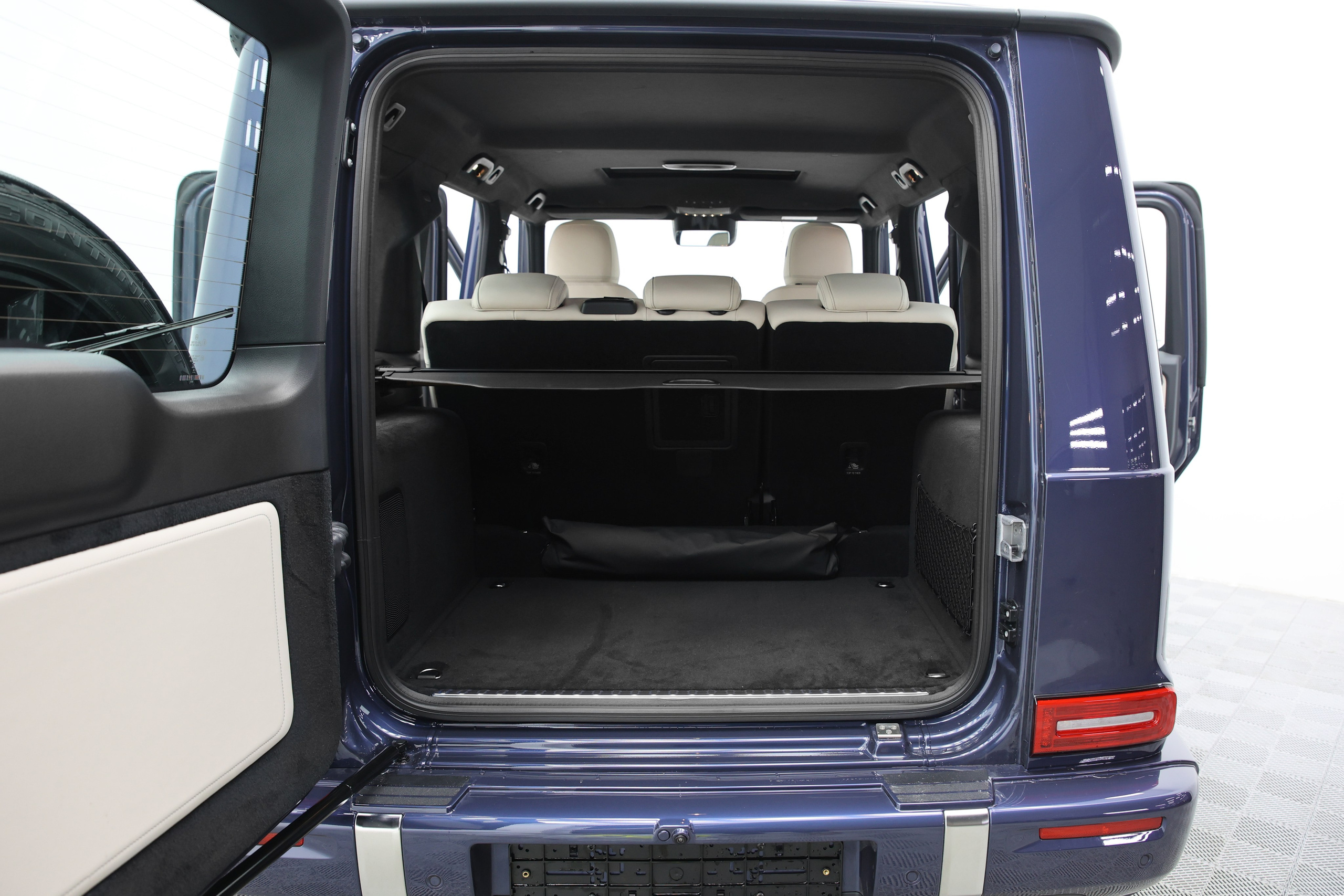 2019 MERCEDES BENZ G450d AMG. Mixturecaptures