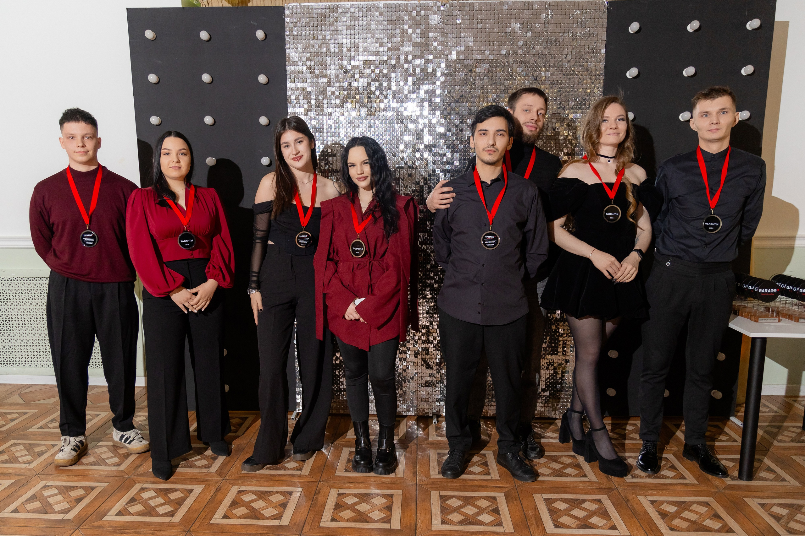 Корпоративная фотосъемка для кафе GARAGE | Новый год 2025 | Минск. Свадебный фотограф в Минске/Беларуси Сергей Спиридонов