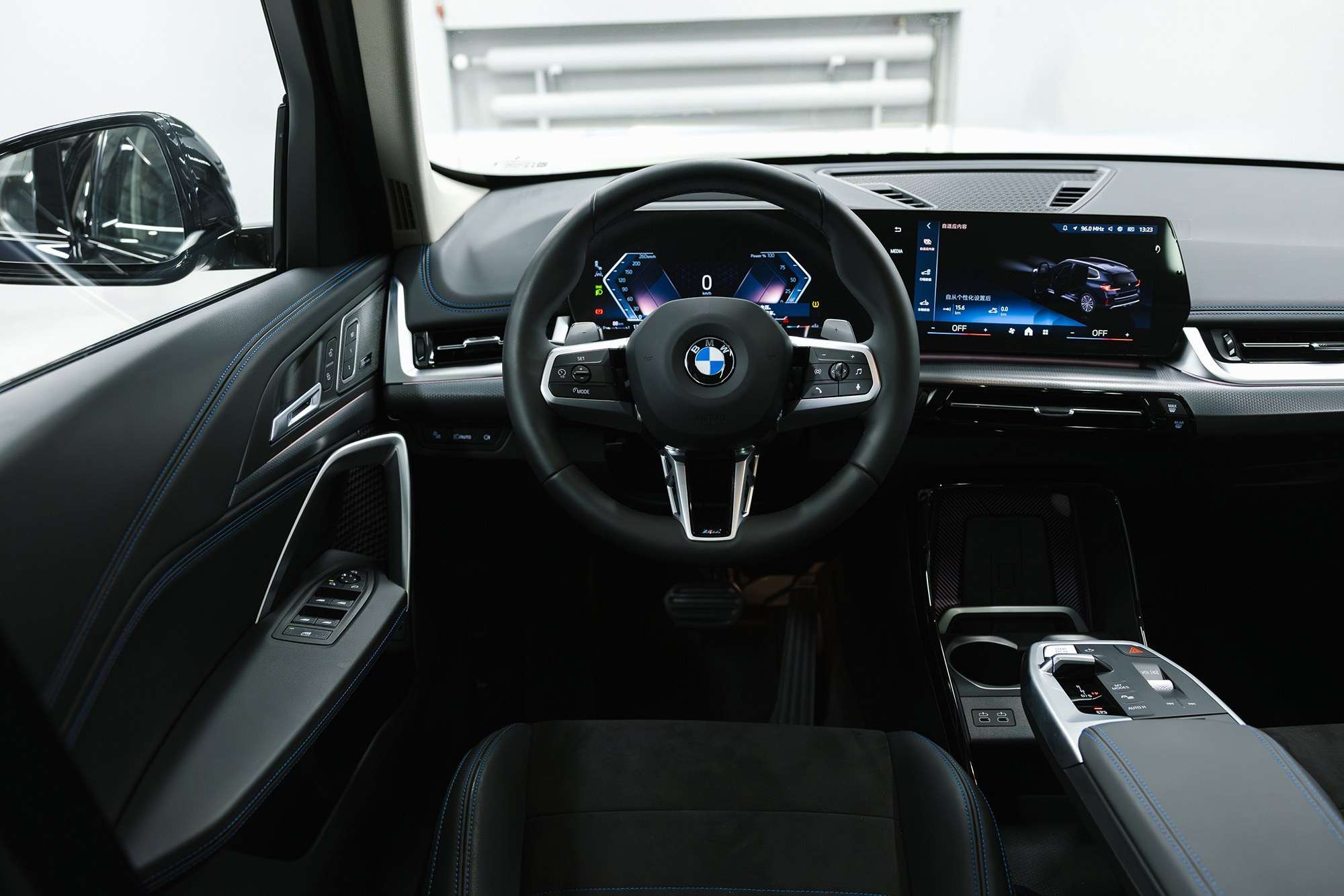 BMW X1 25Li. Новые автомобили