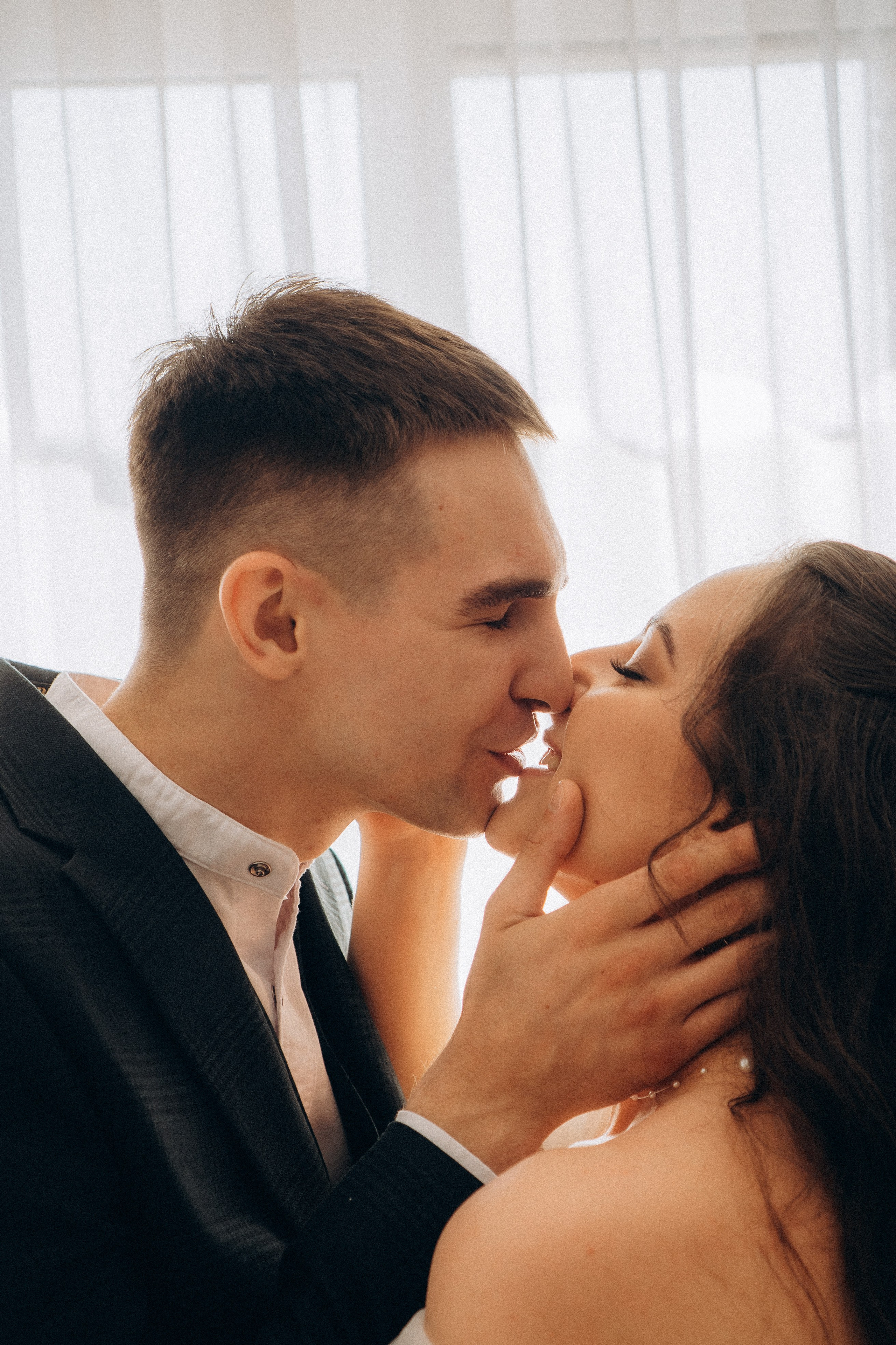 СВАДЕБНАЯ СЬЕМК В ПАРКЕ 300-ЛЕТИЯ. Профессиональный фотограф, Санкт-Петербург — Виктория Богомолова