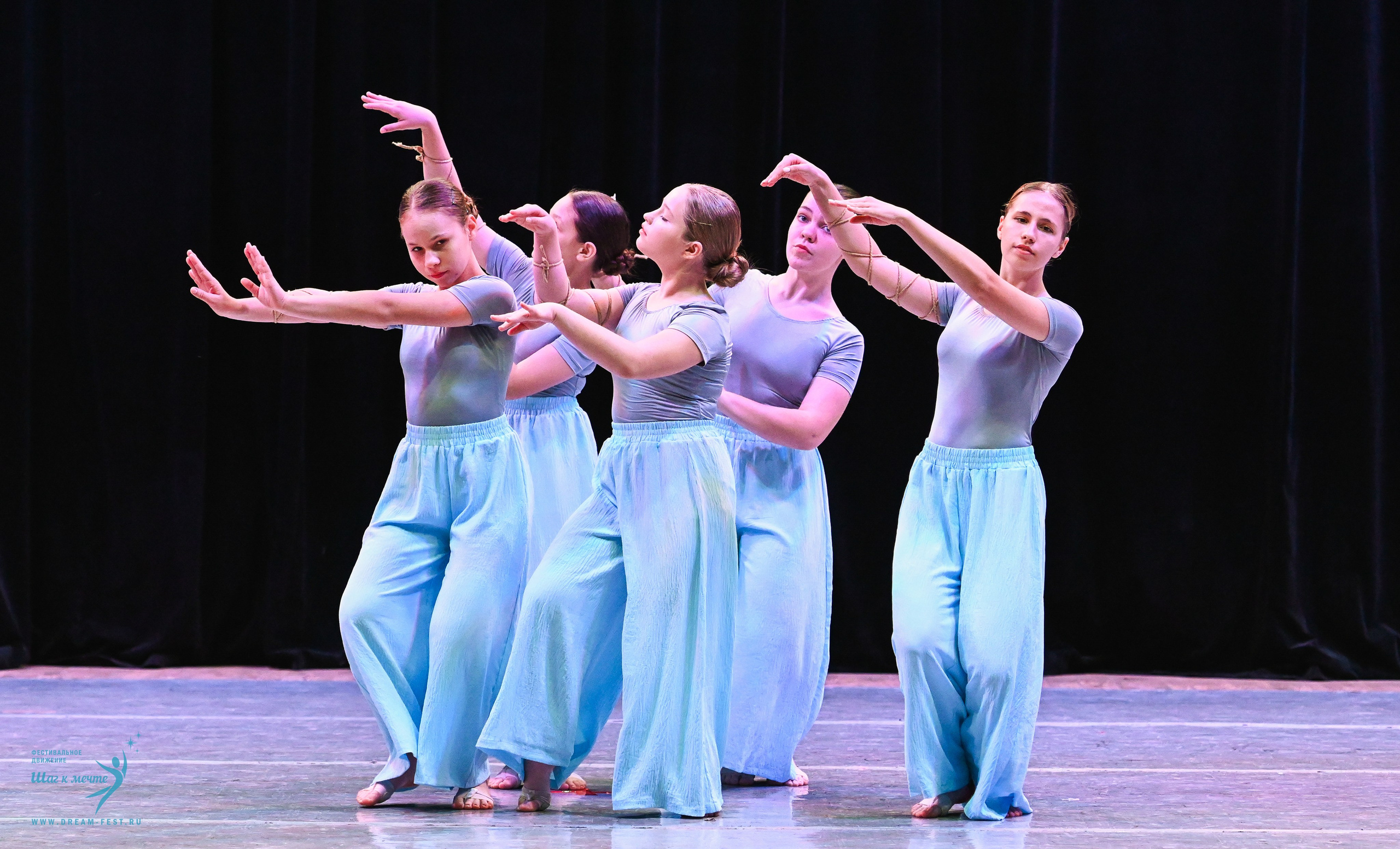 17.10.2025 Фестивальное движение «Шаг к мечте» г. Уфа. Медиастудия Фото Концепт