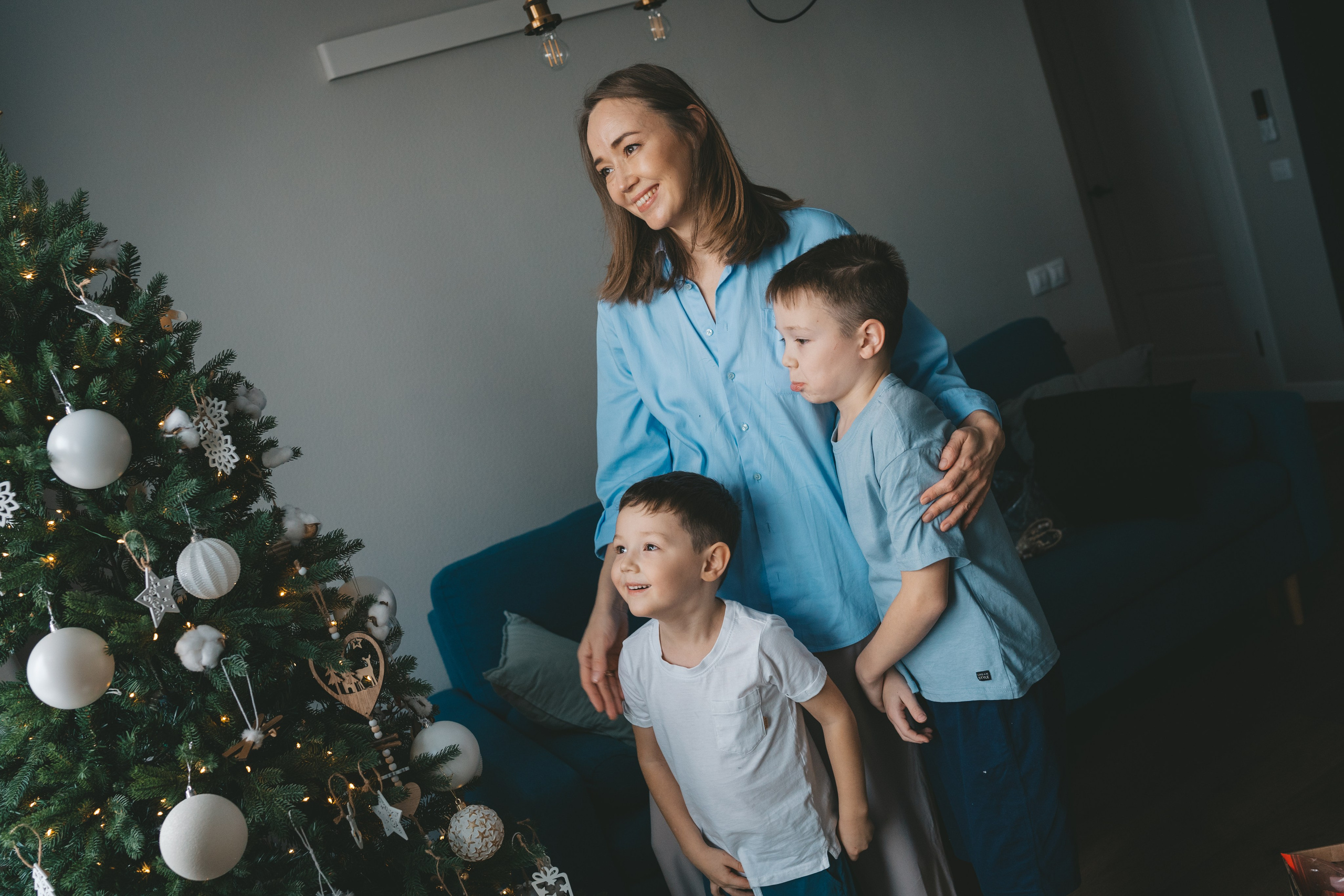 Новогодняя семейная съемка с двумя детьми. Фотограф Екатерина Канчалаба