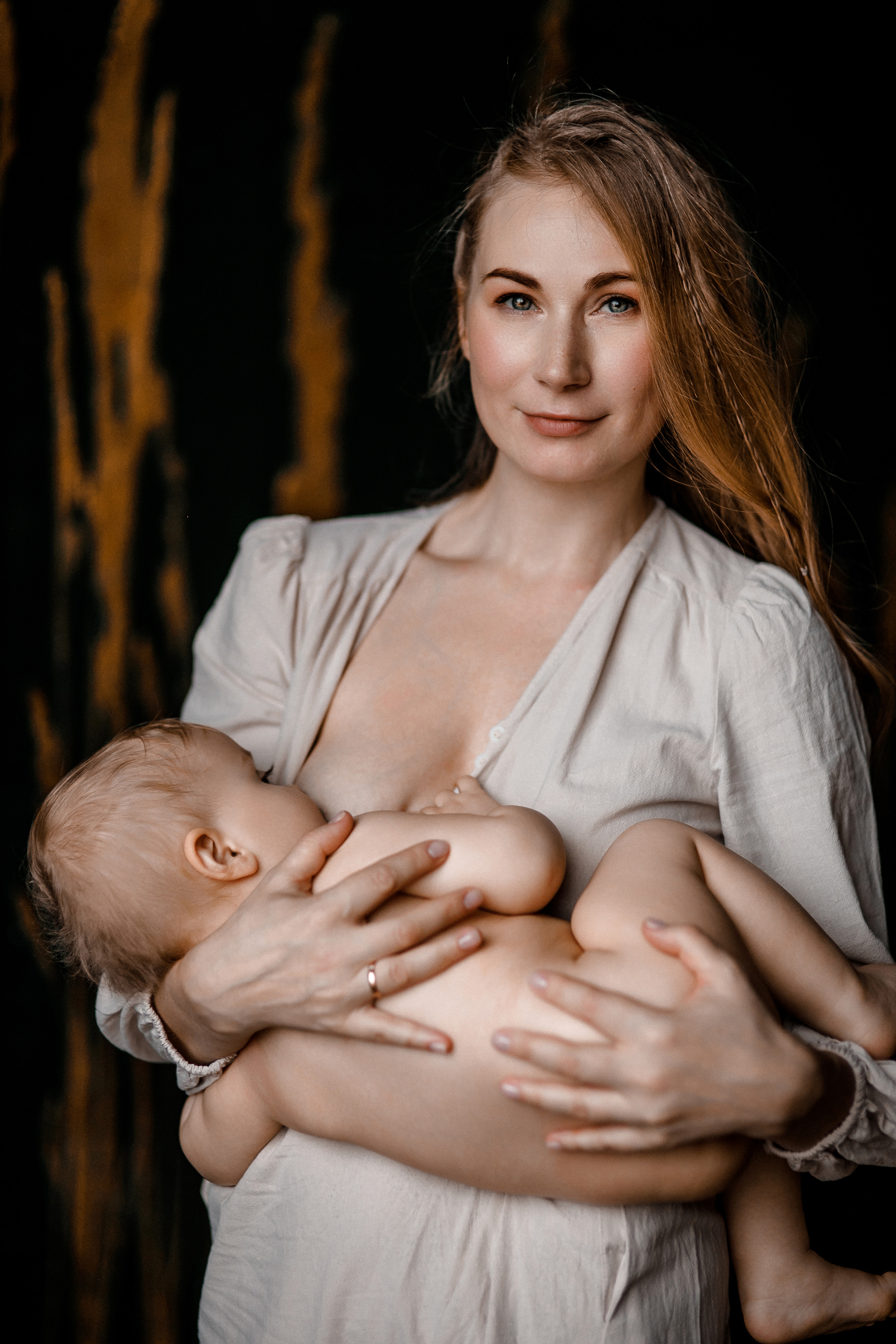 Фотосессия новорожденного, мама и малыш, грудное вскармливание